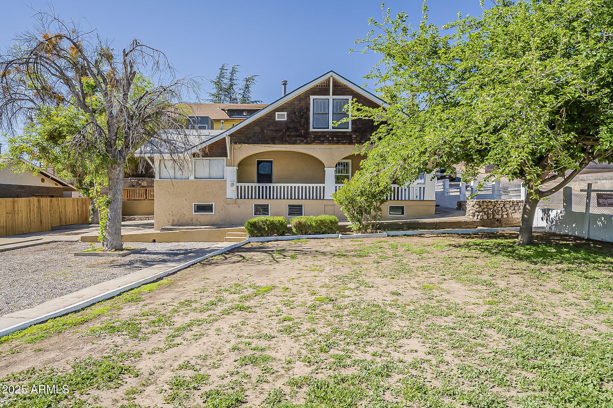 670 S East Street Property Photo 1
