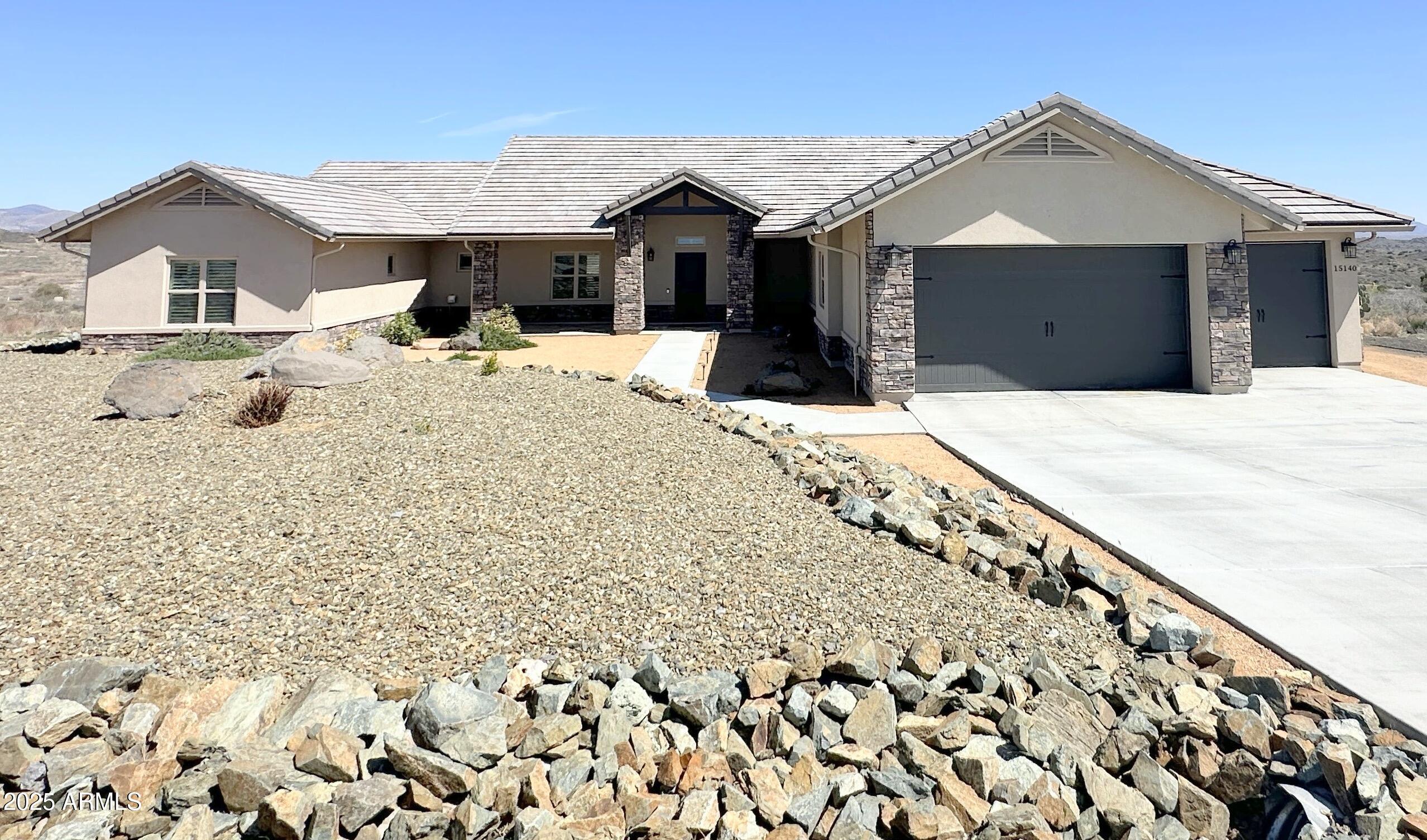 15140 E Countryside Road Property Photo 1
