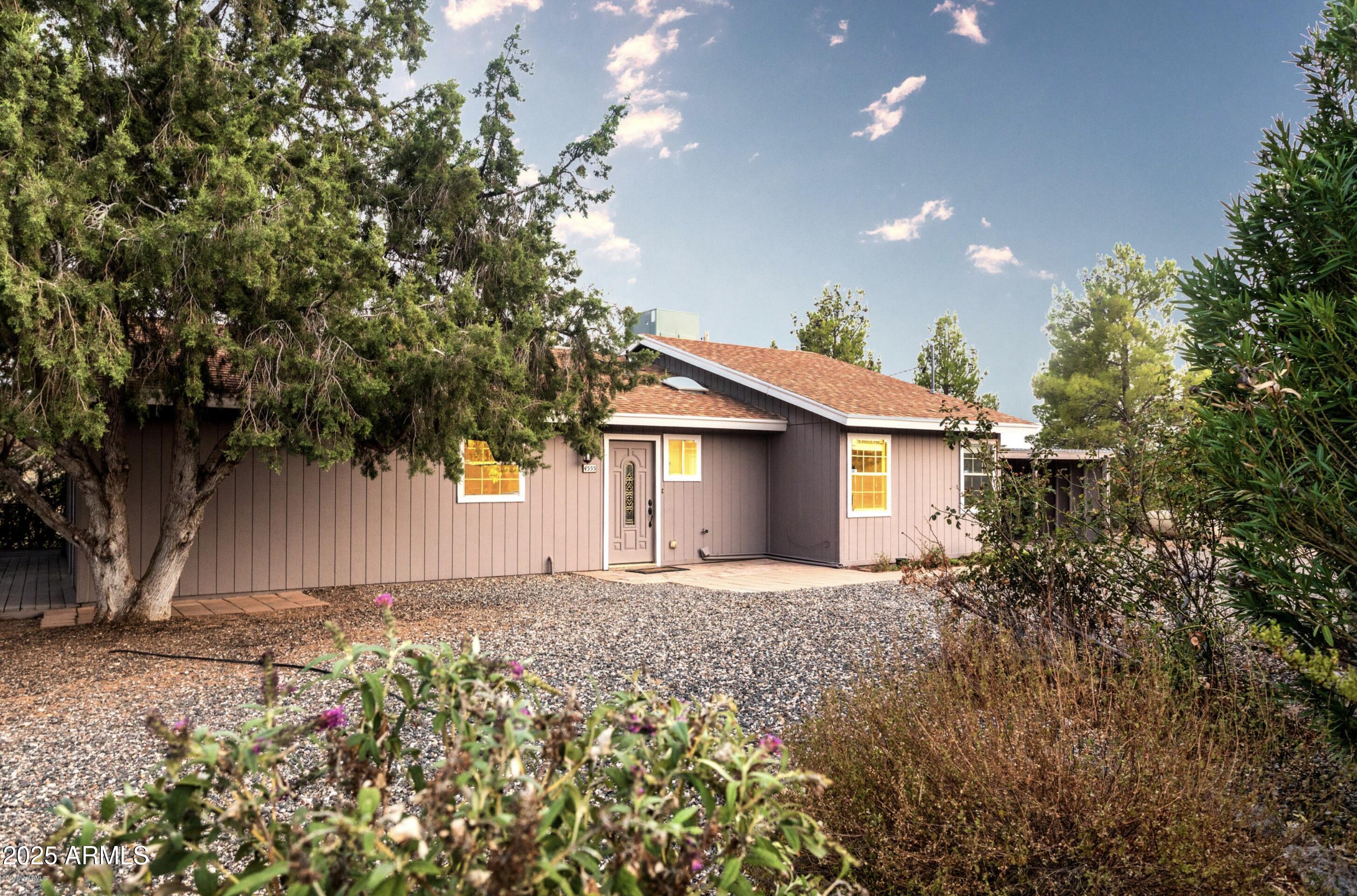 4555 N Quail Hollow Road Property Photo 1