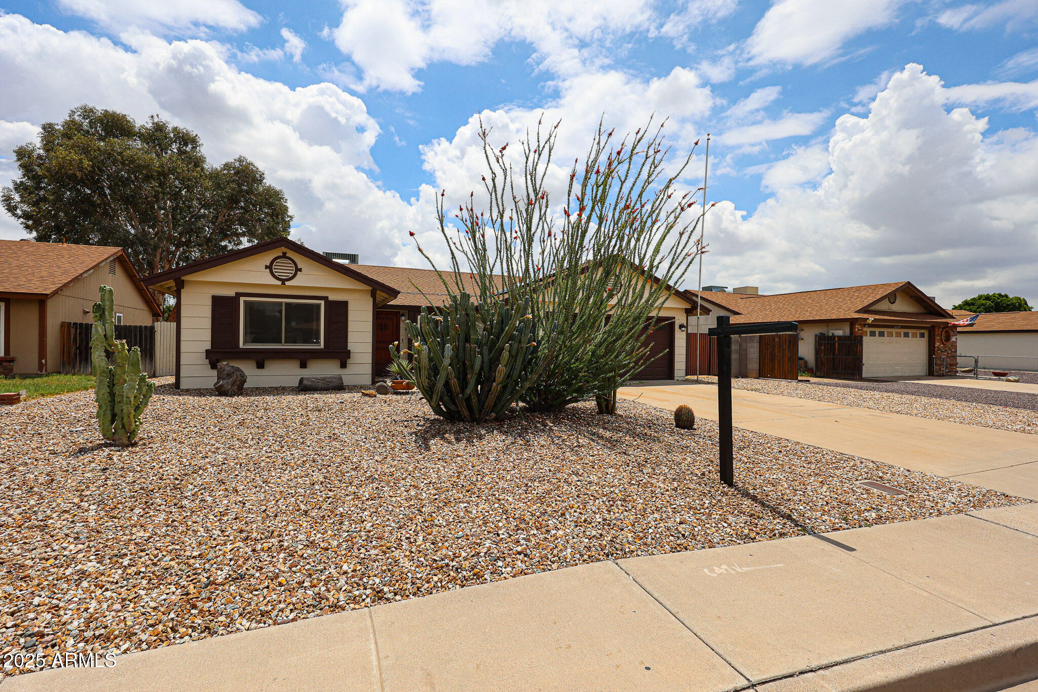 6313 W Paradise Lane Property Photo
