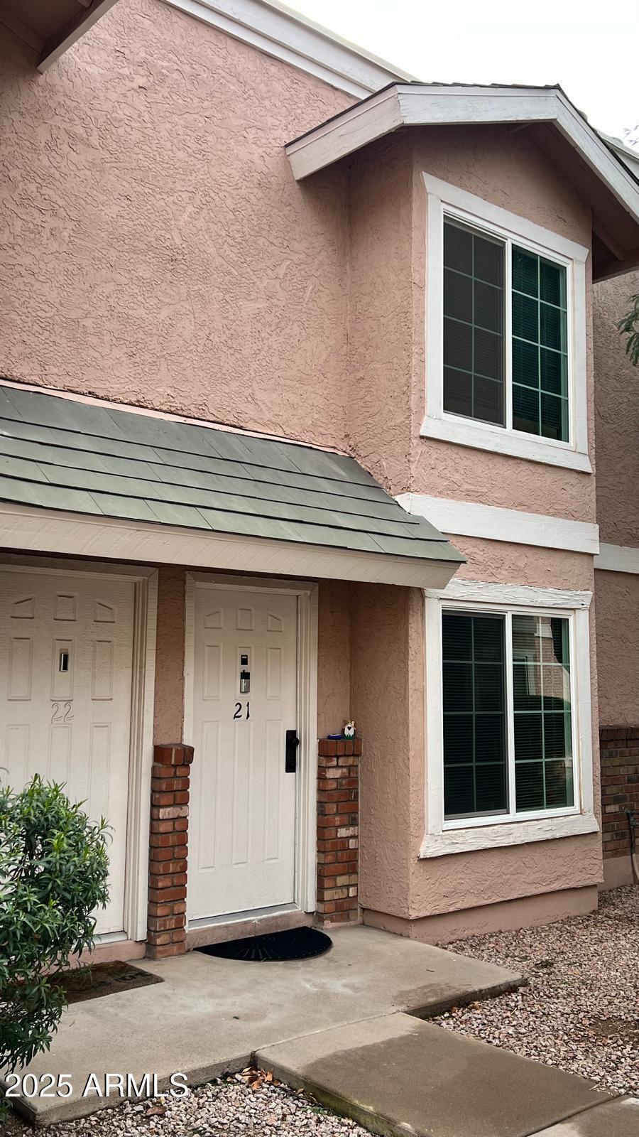 1055 W 5th Street Property Photo 1