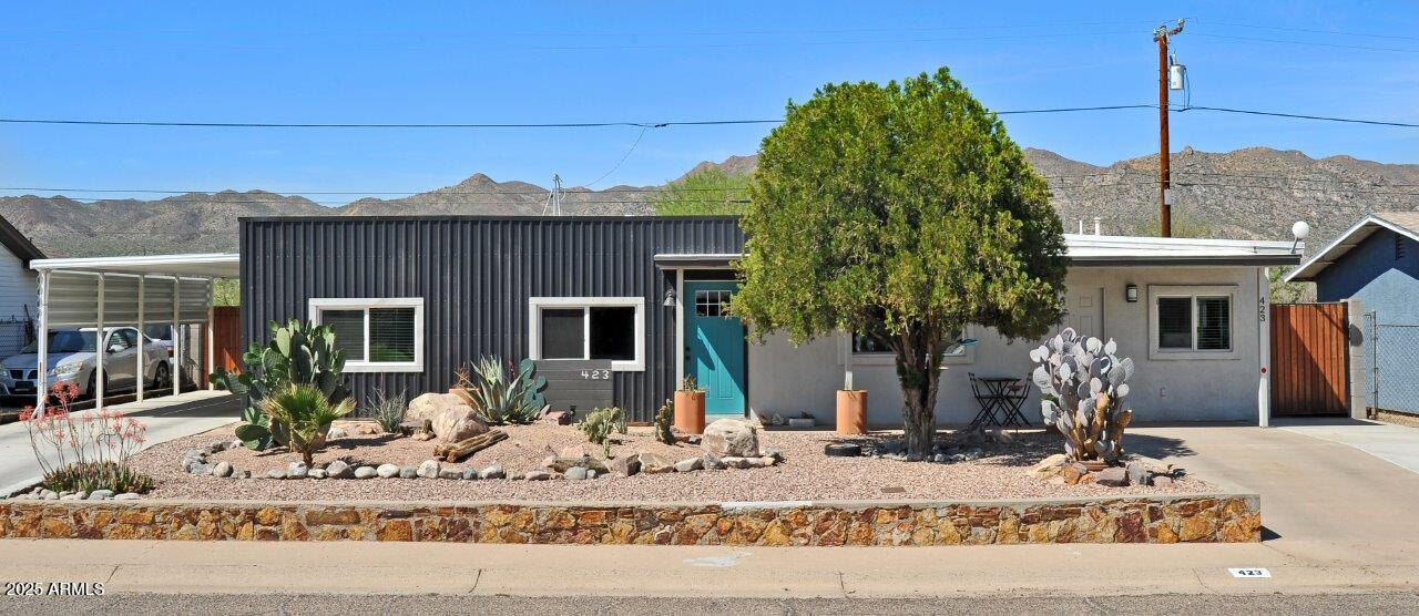 423 JAMESTOWN Road
