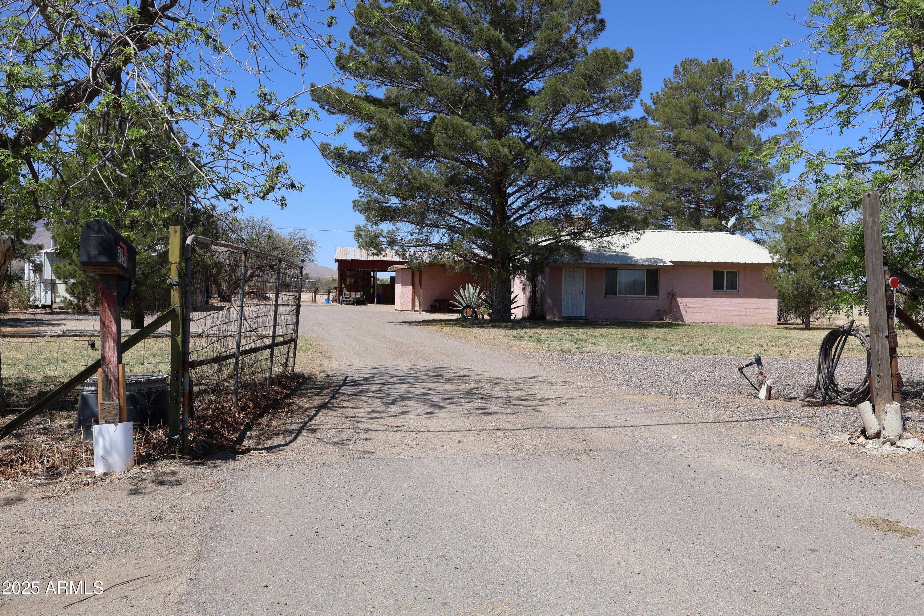 5256 S Us Highway 191 Property Photo 1
