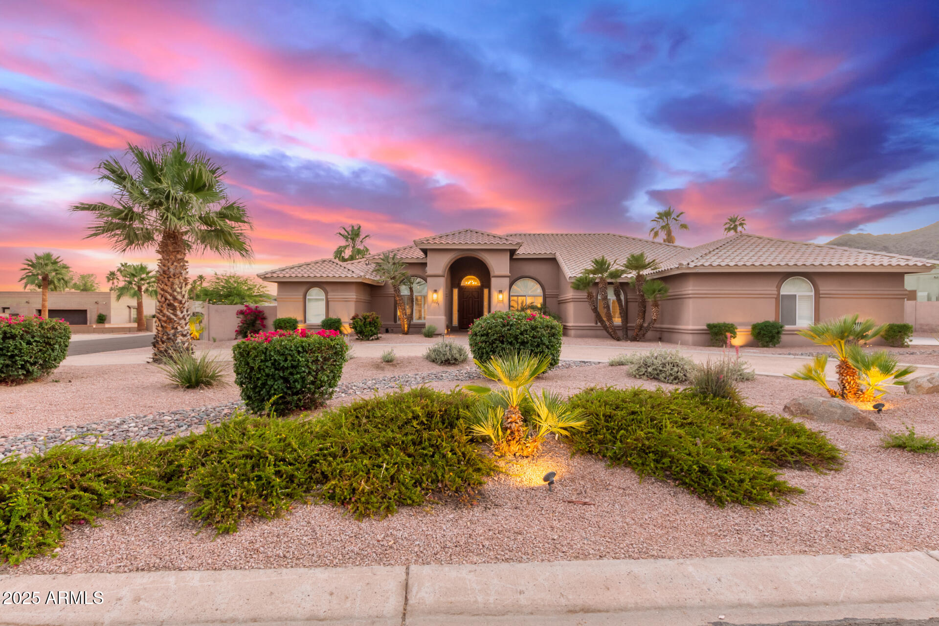 3733 E Kachina Drive Property Photo 1