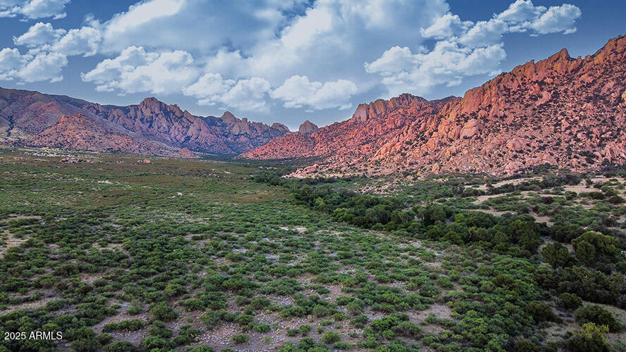 F 196 E Horse Ranch Road Property Photo 1