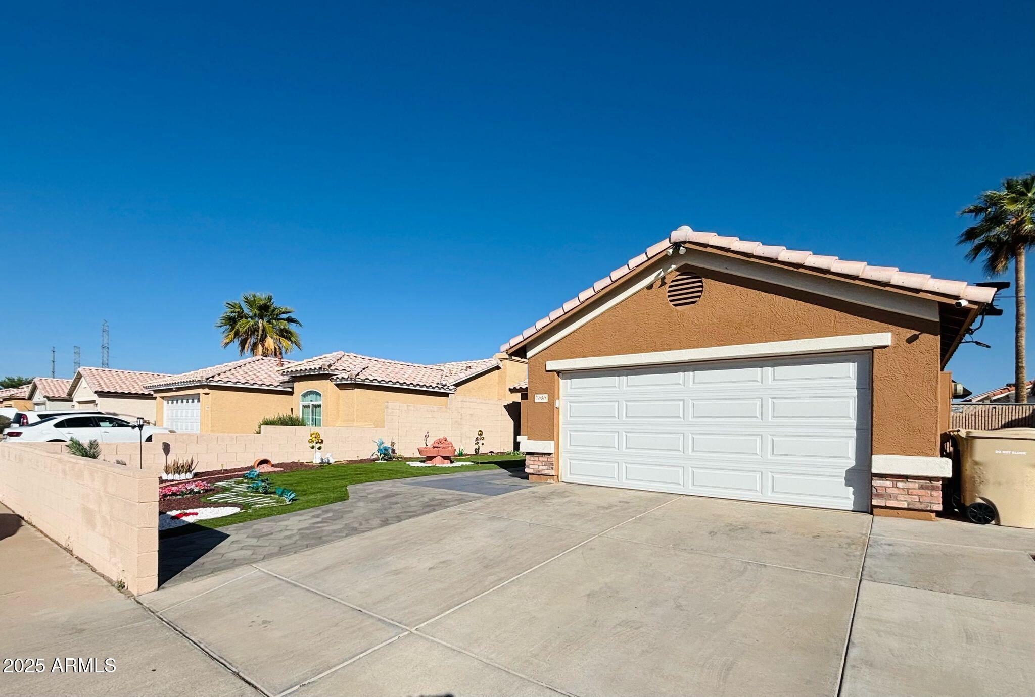 11311 W Lawrence Lane Property Photo 1