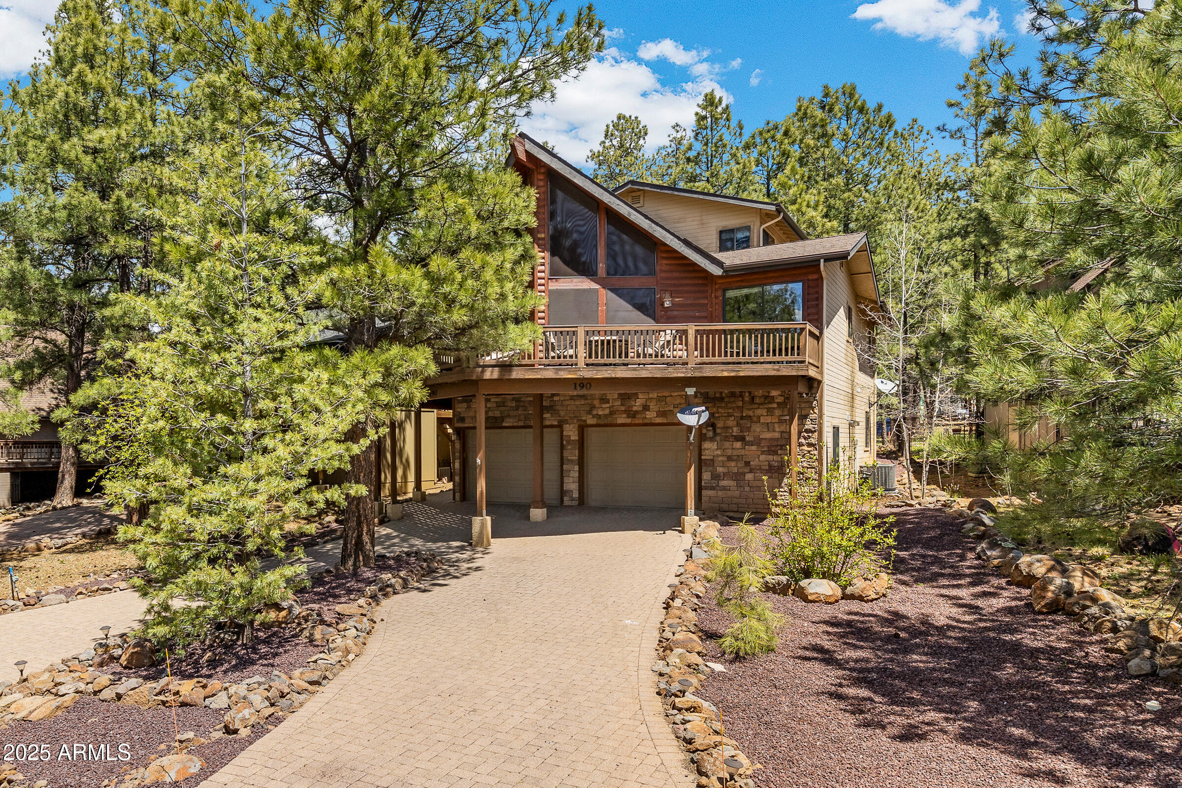 190 SANDIA Circle Property Photo 1
