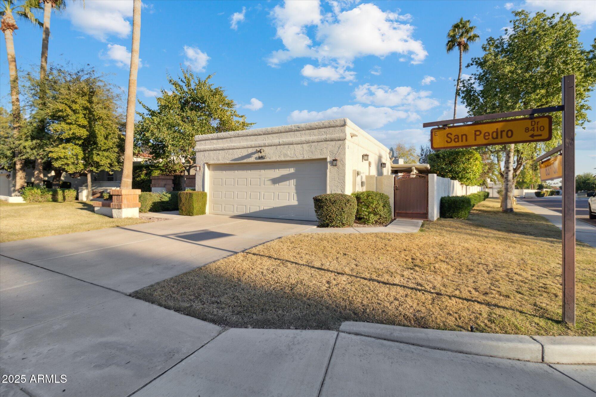 8405 E San Pedro Drive Property Photo 1