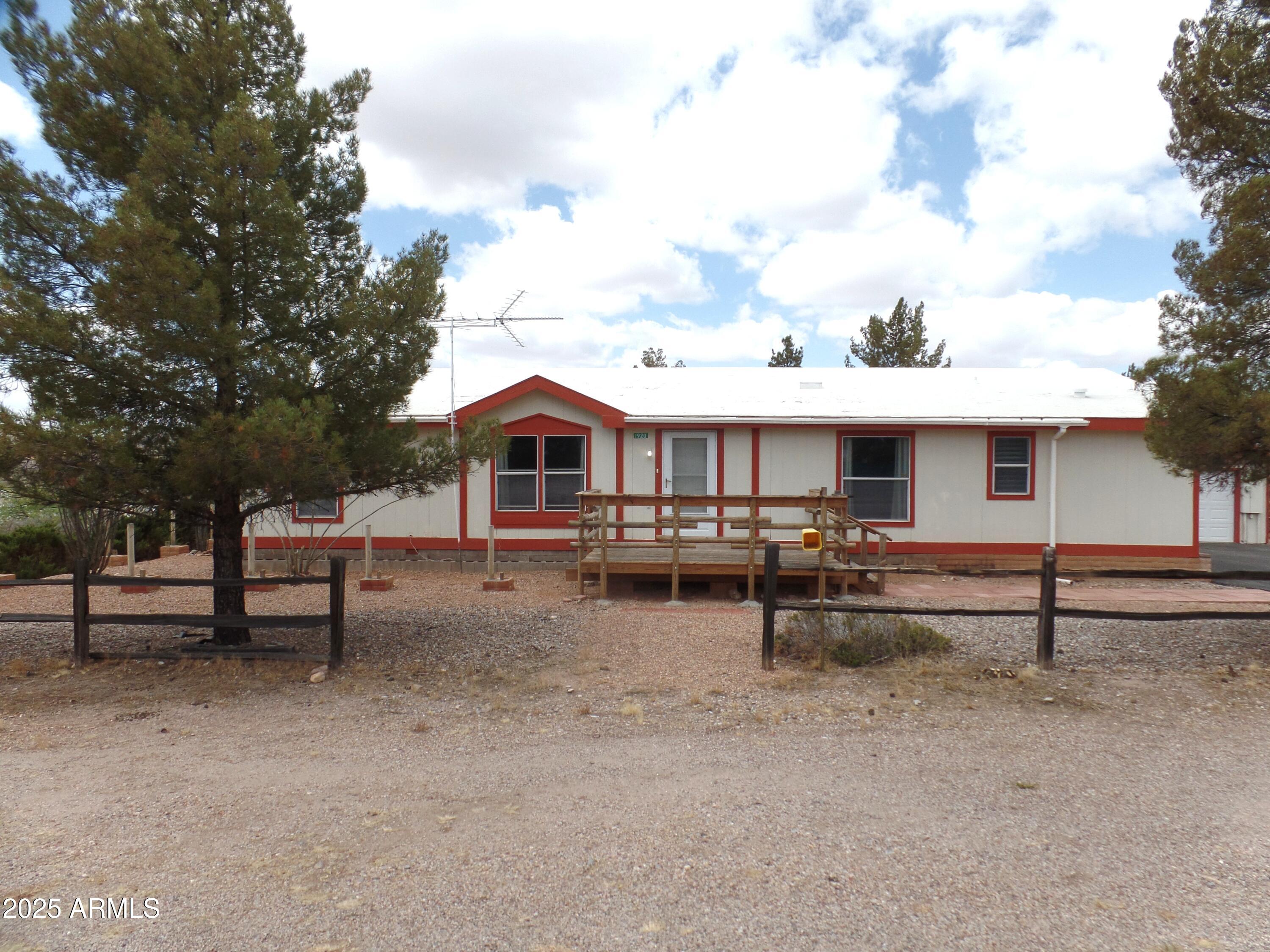 1920 E Cortez Drive Property Photo 1