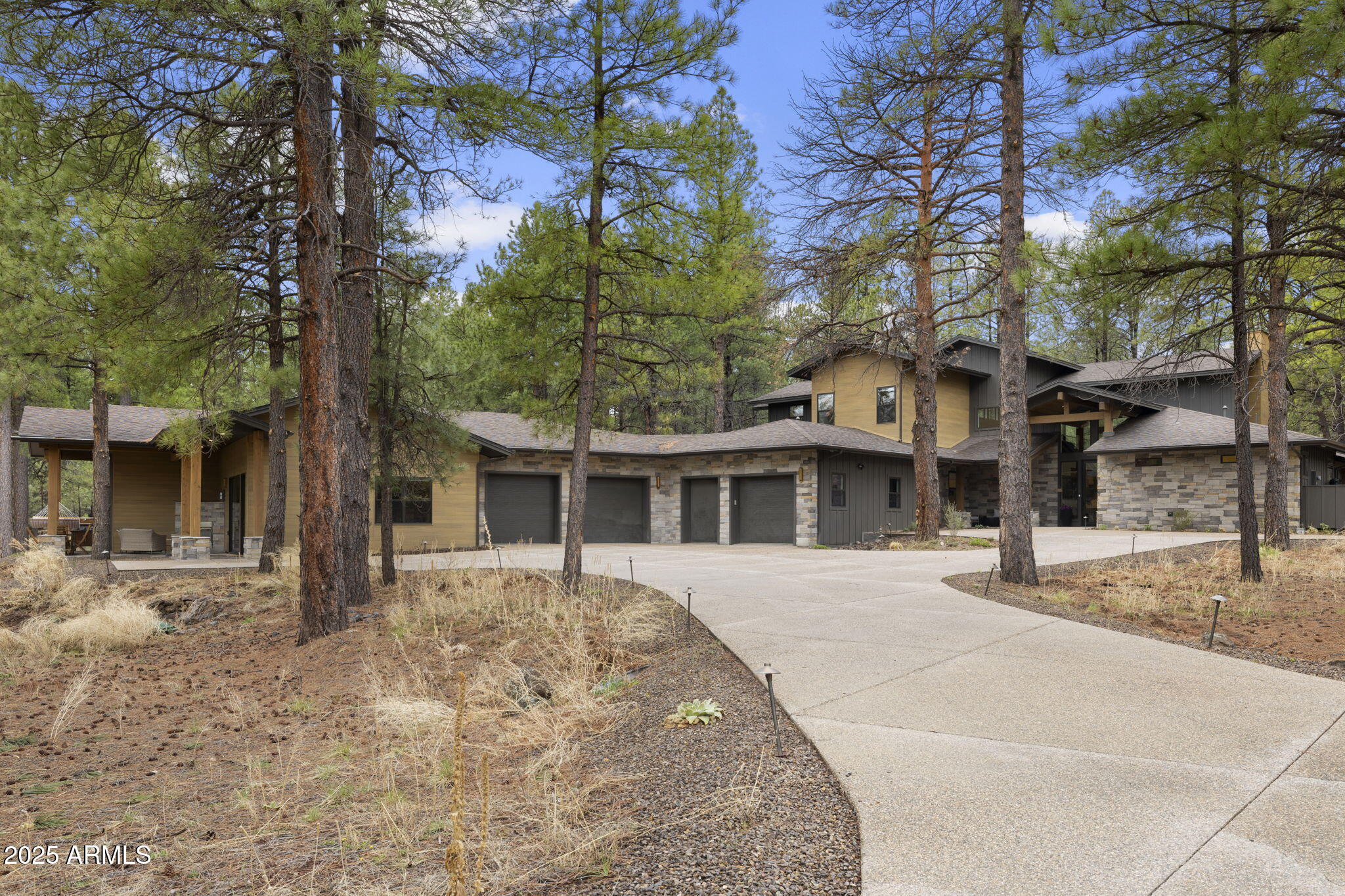 2554 T E Mccullough Property Photo 1