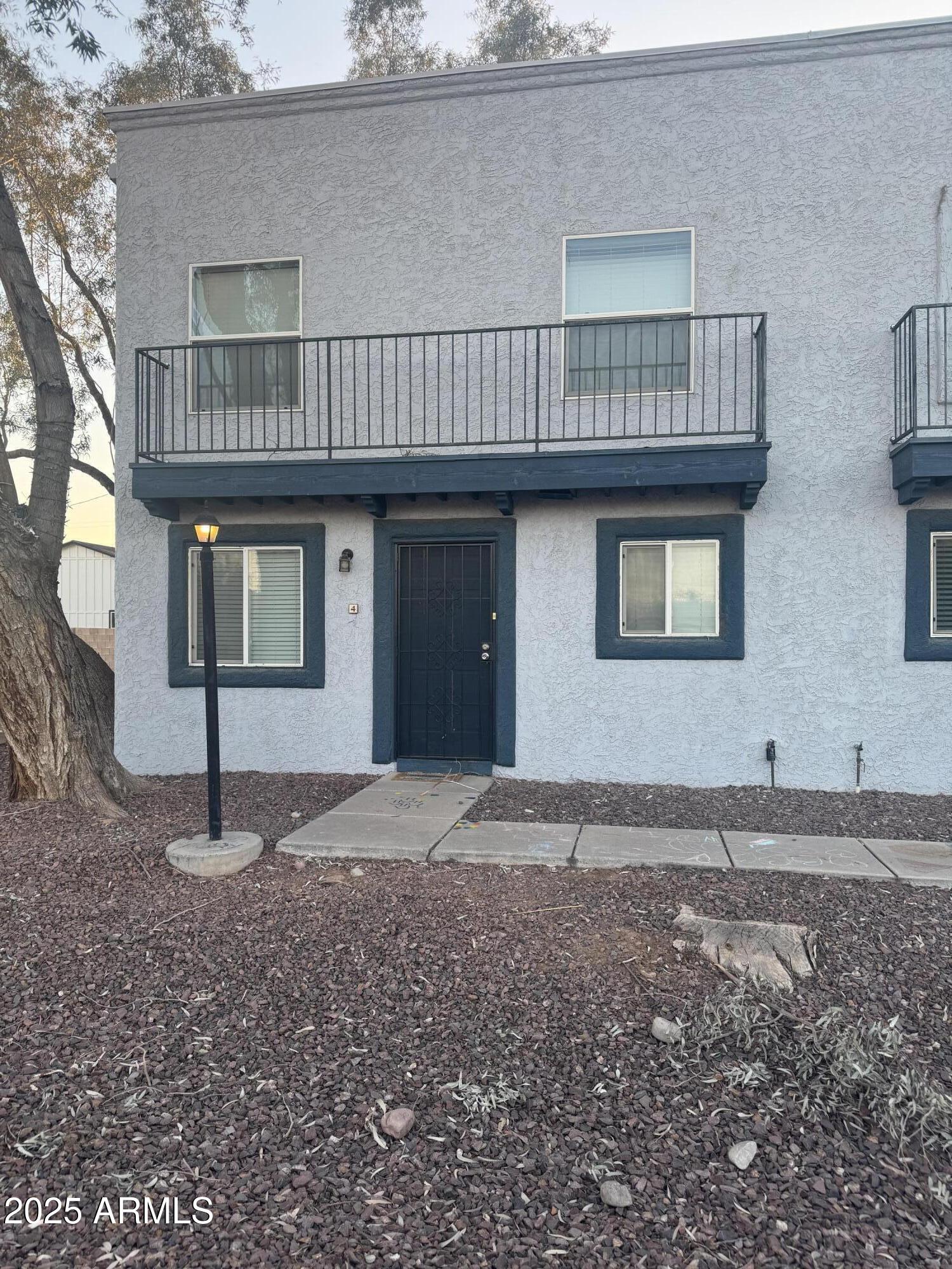 4142 N 11TH Street