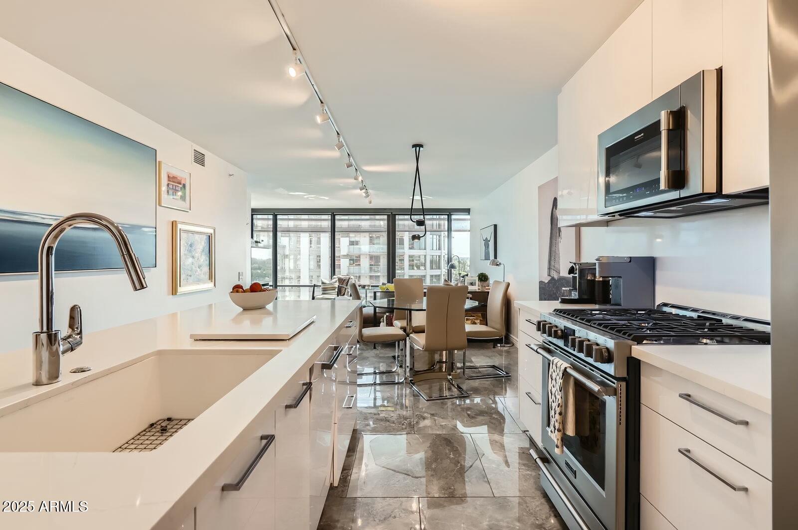 4808 N 24th Street Property Photo 9