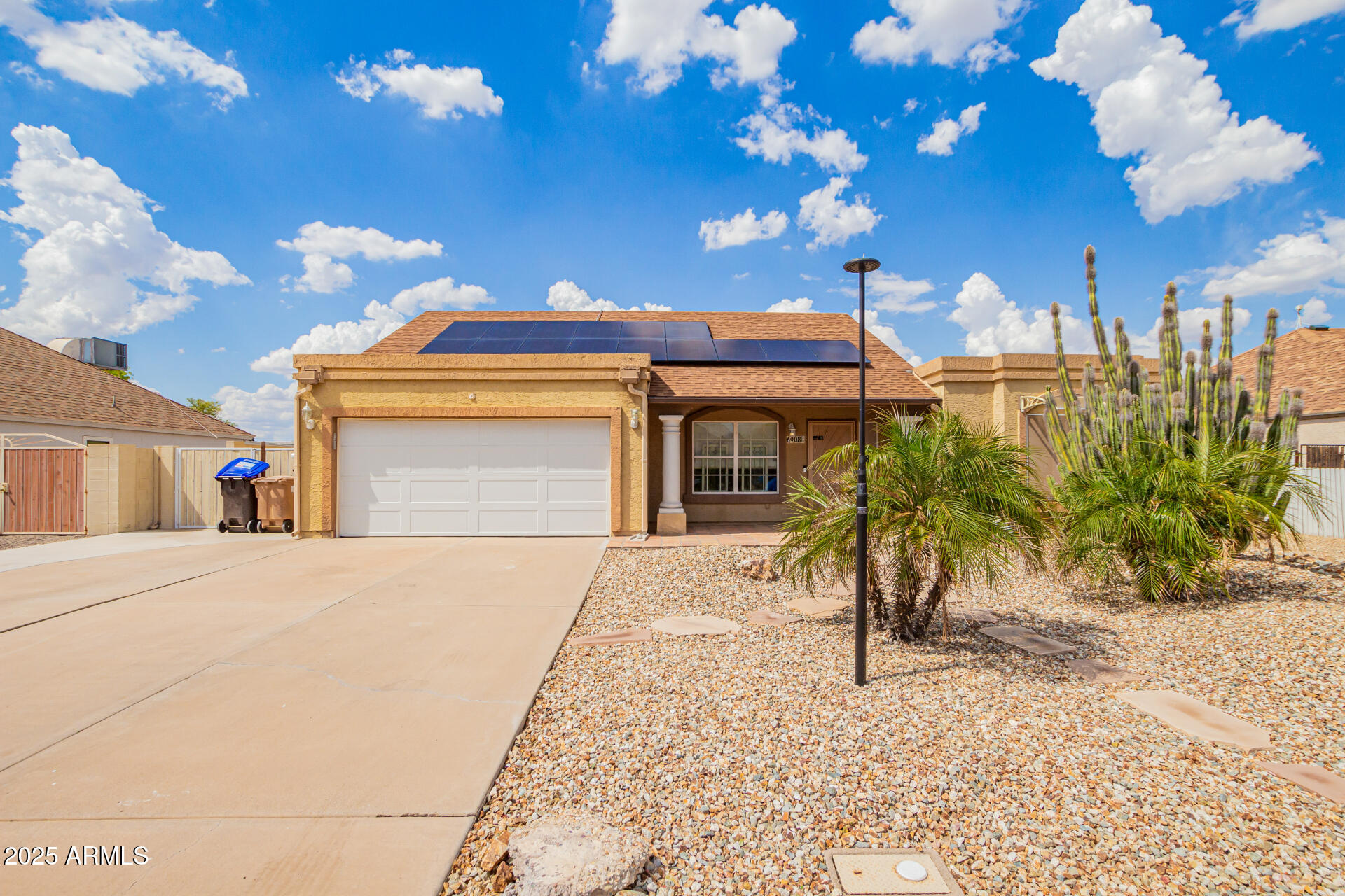 6908 W Sunnyside Drive Property Photo 1