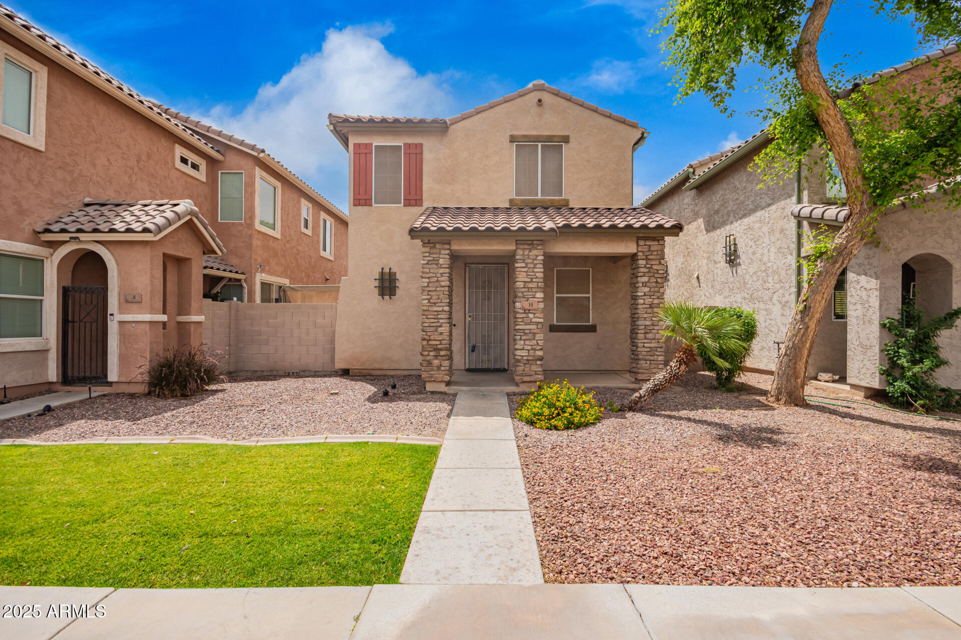 10 N 87TH Drive