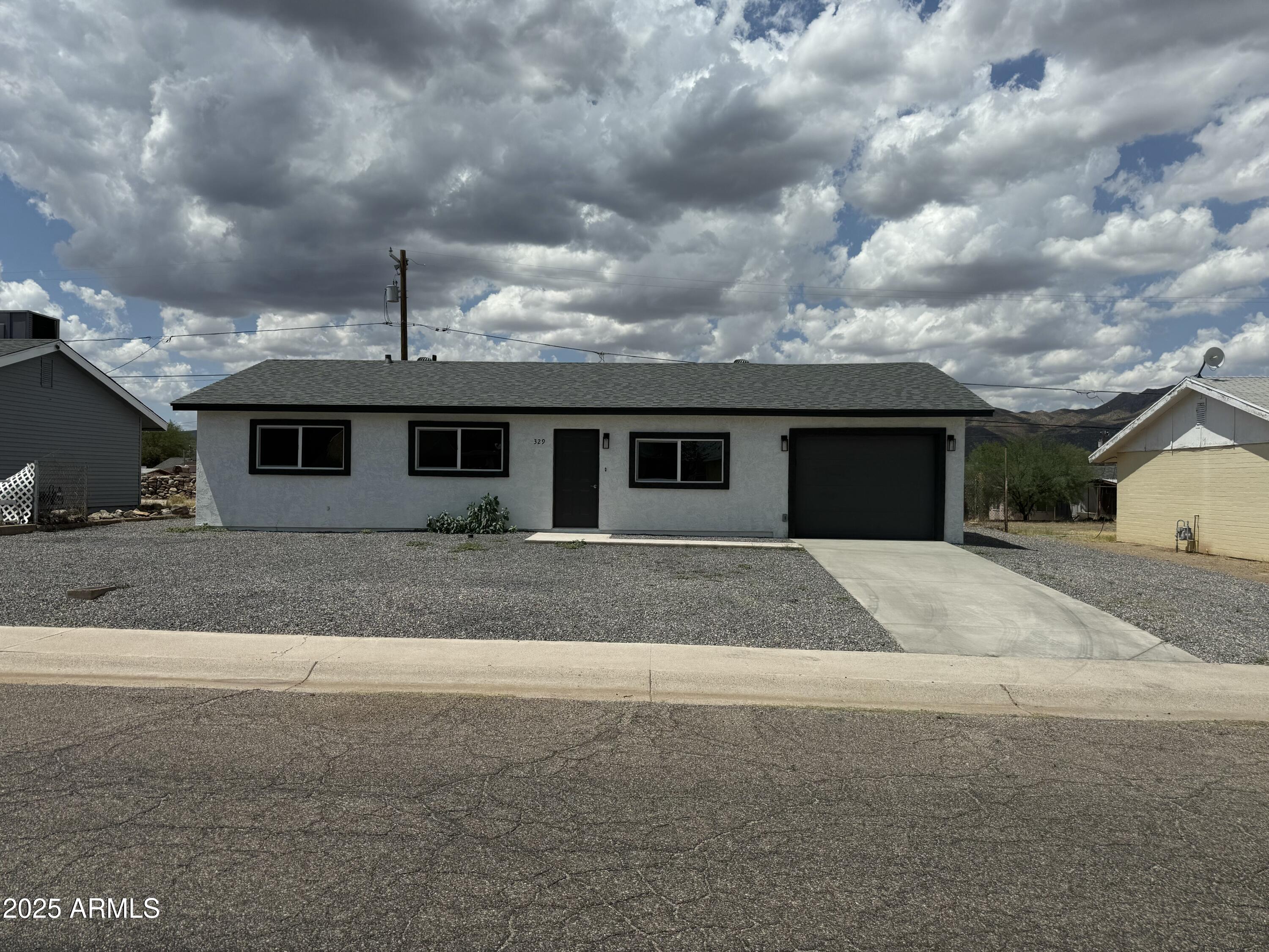 329 W Fairhaven Road Property Photo 1