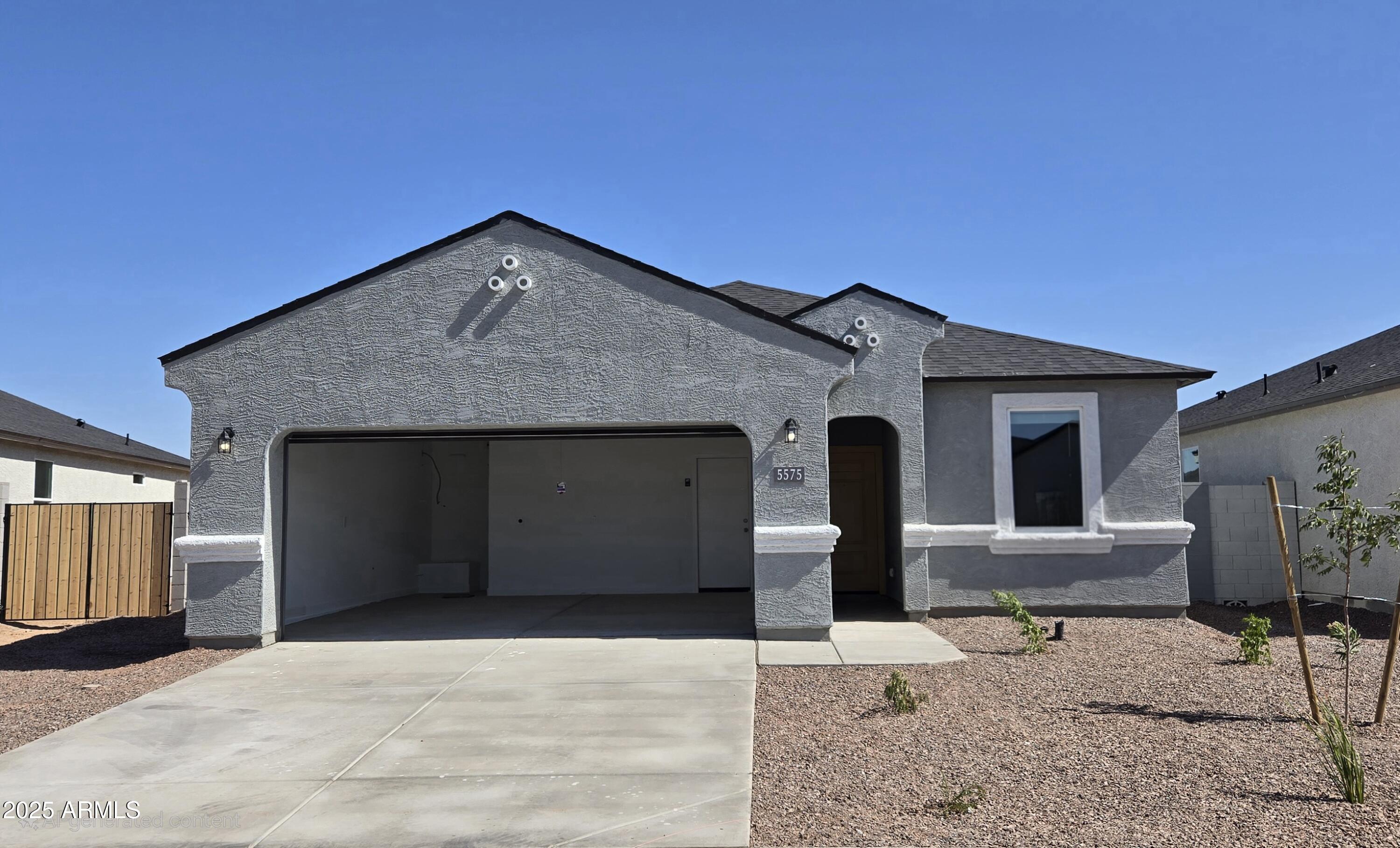 5575 E Mearn Road Property Photo 1