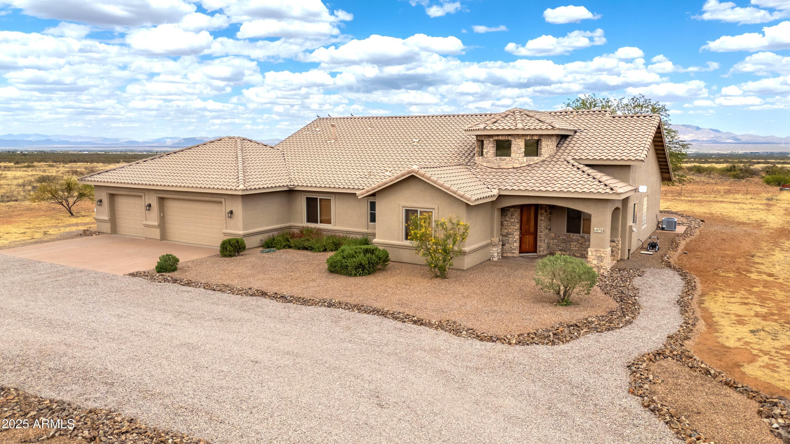 6754 E Roberto Loop Property Photo 1