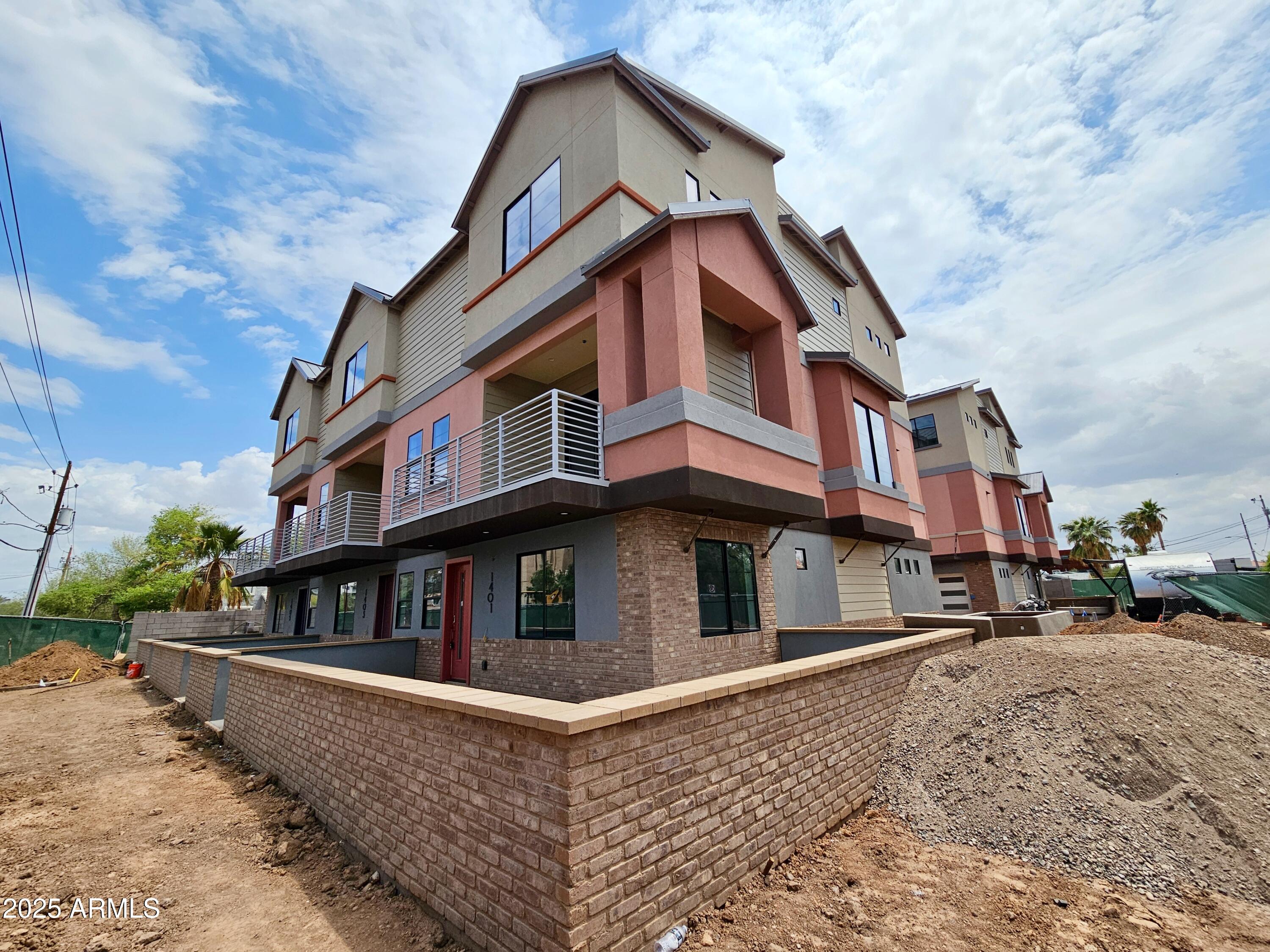 1401 S RITA Lane