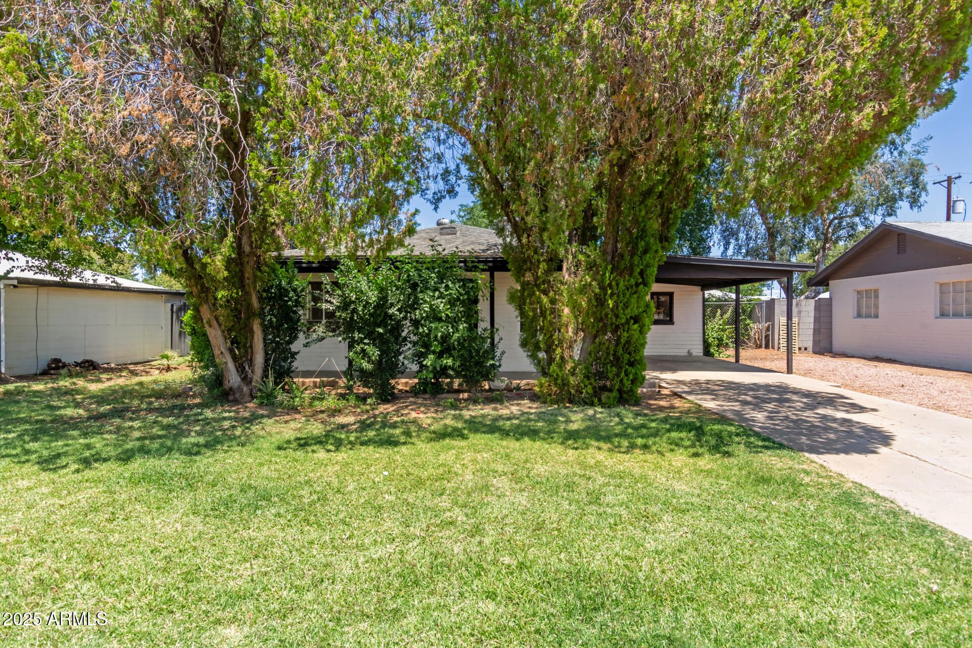 3526 E Cheery Lynn Road Property Photo 1