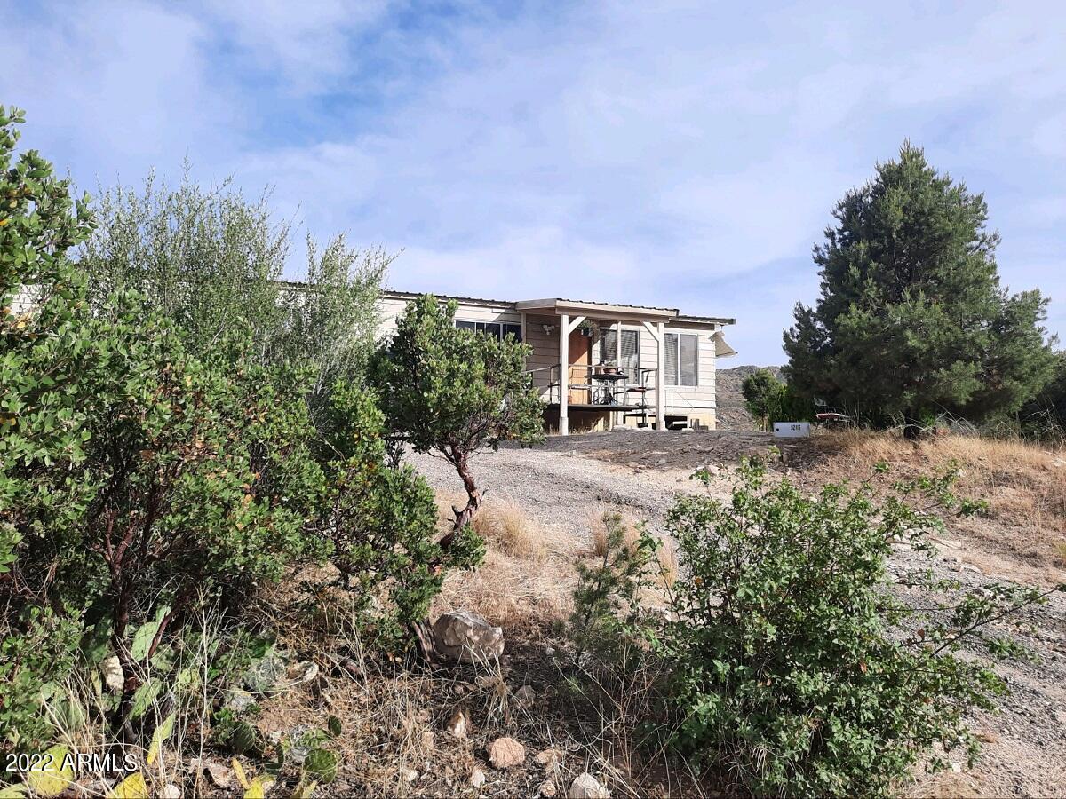 52116 N Hutton Peak Road Property Photo 1