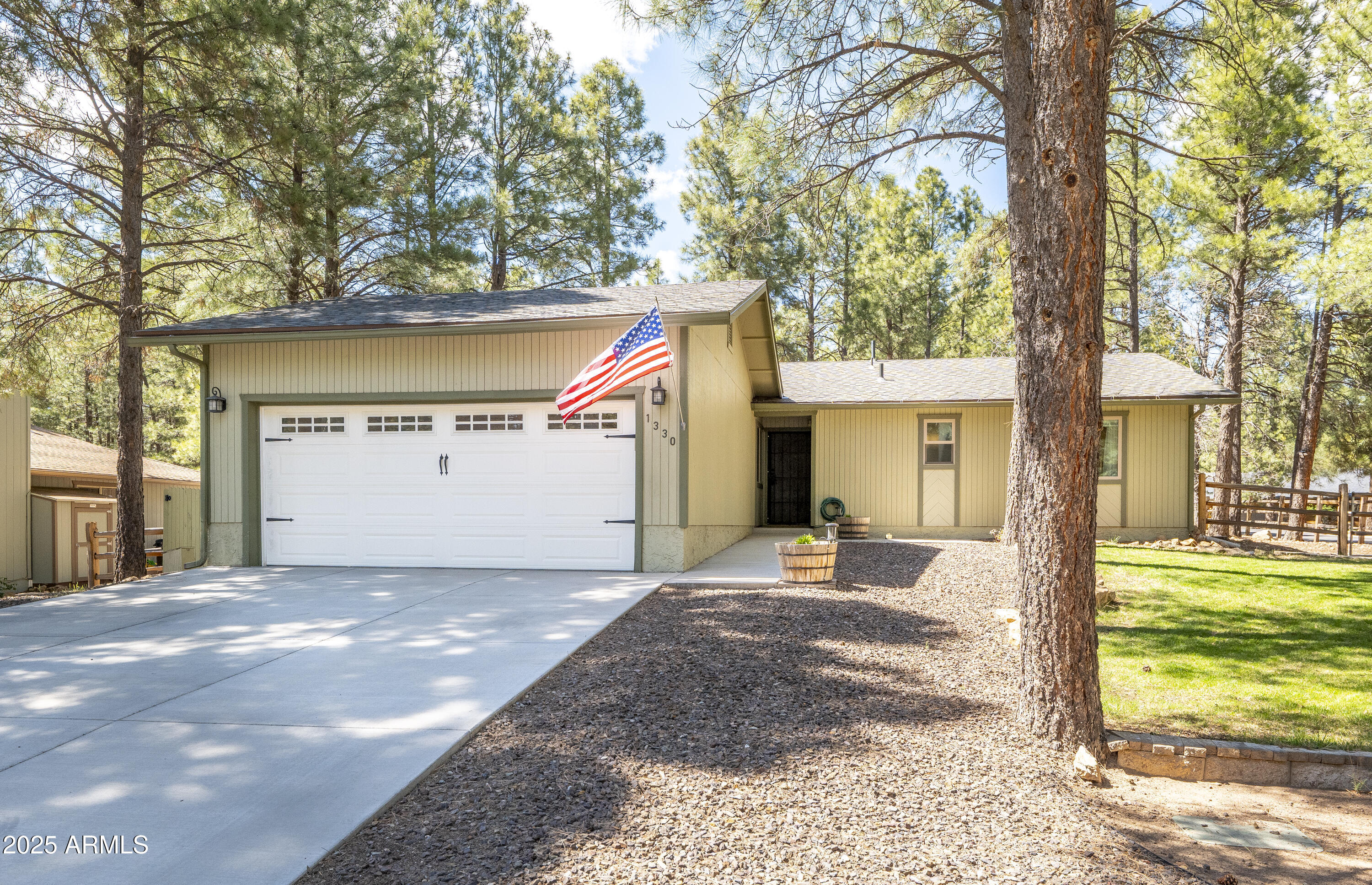 1330 N Indian Springs Lane Property Photo 1