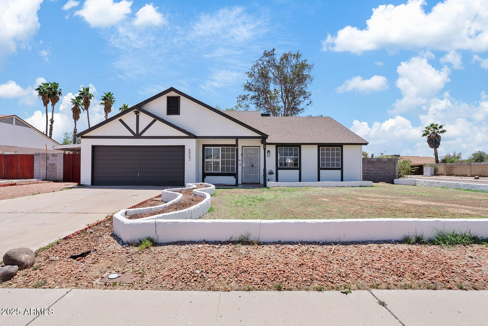 6863 W Sunnyside Drive Property Photo 1