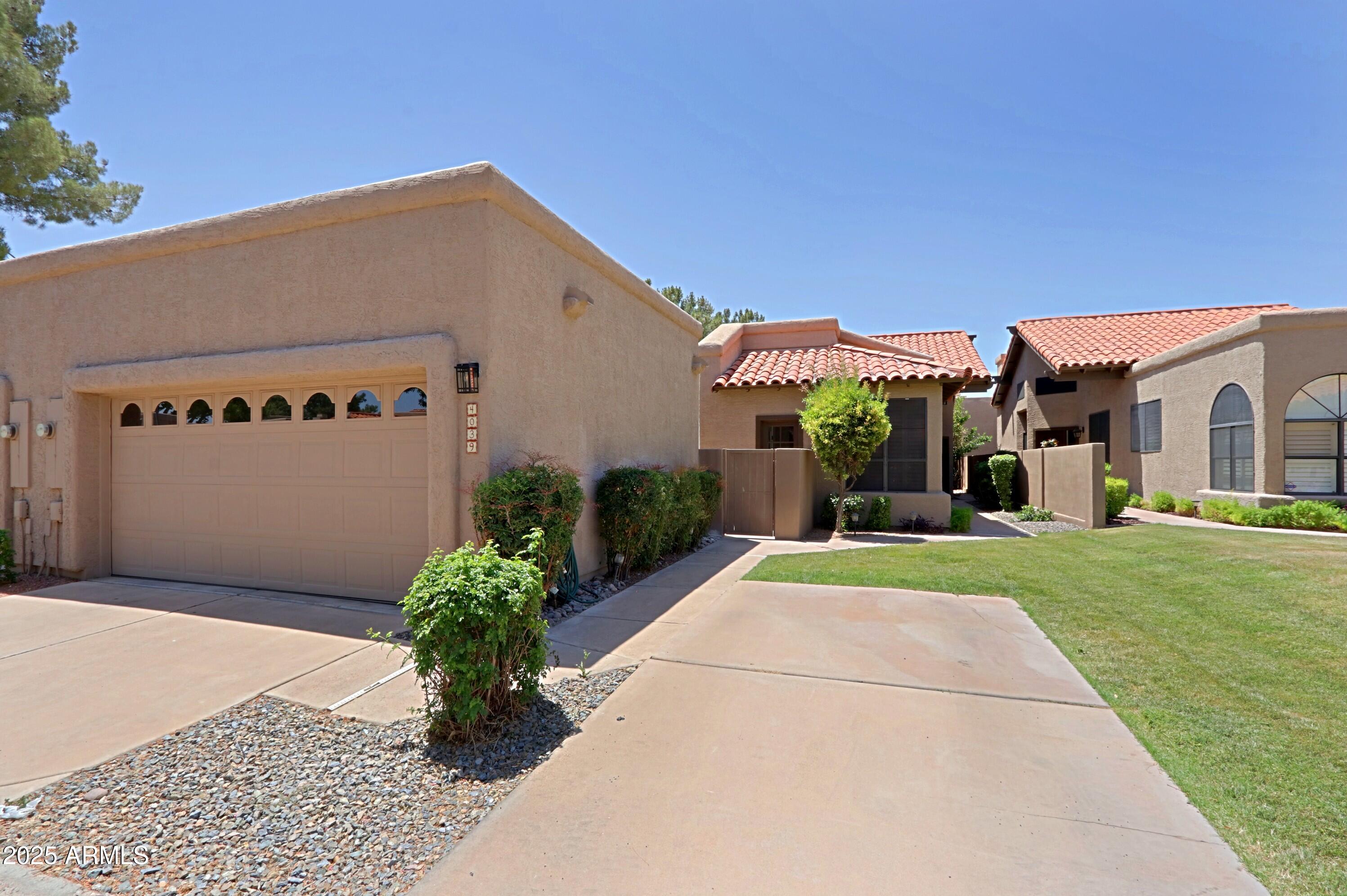 4039 E Paradise Drive Property Photo 1
