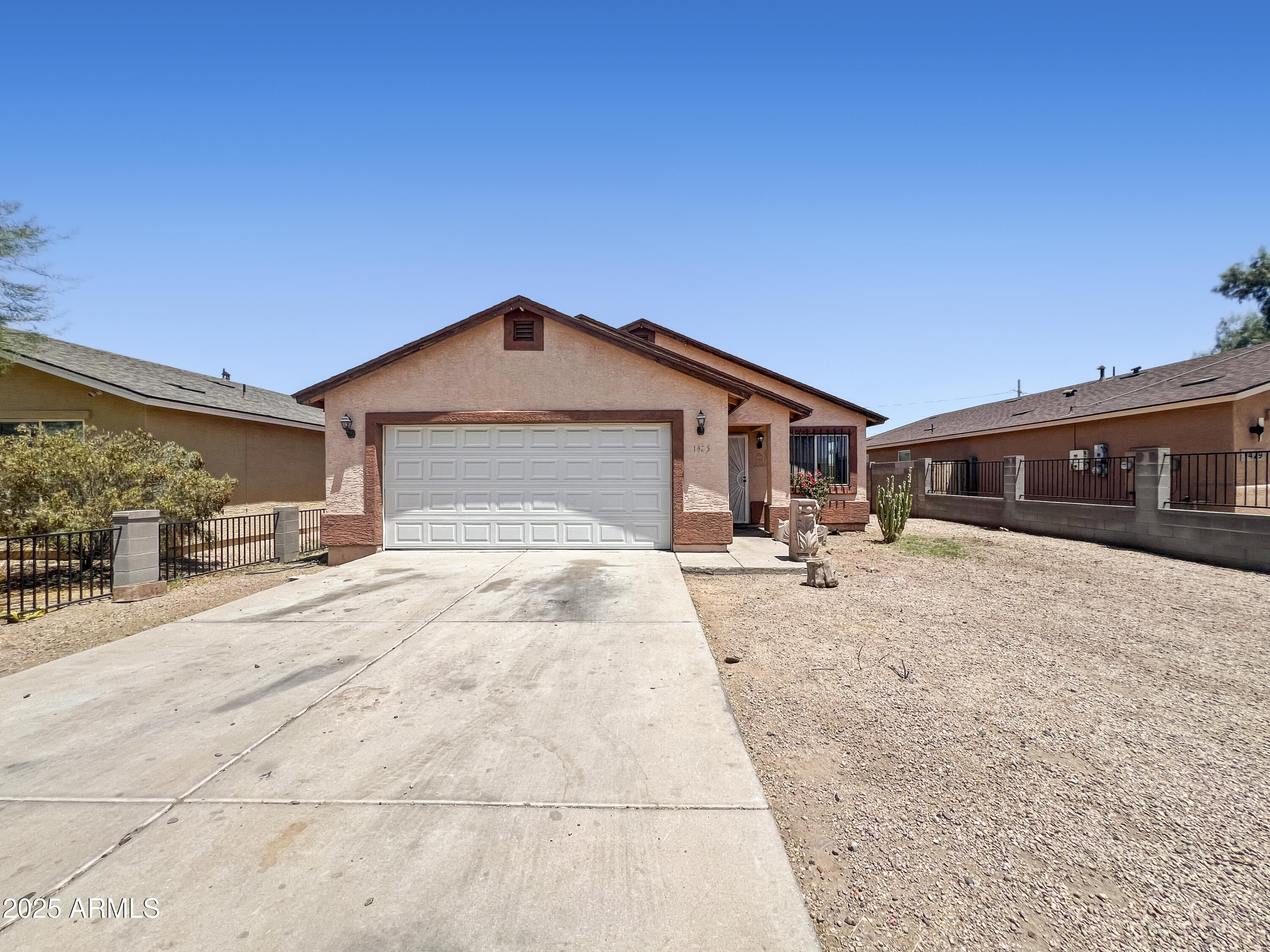 1425 S 13th Avenue Property Photo 1