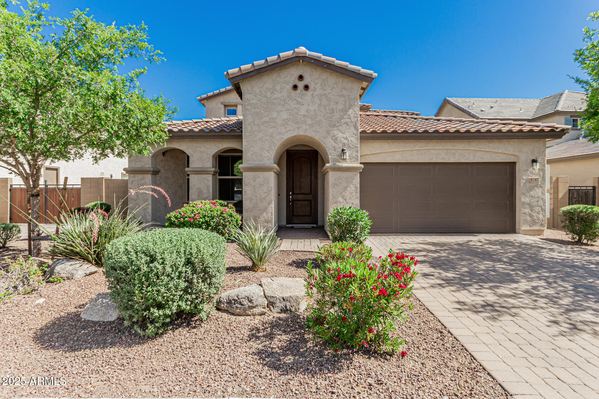 9747 W Sands Drive Property Photo 1