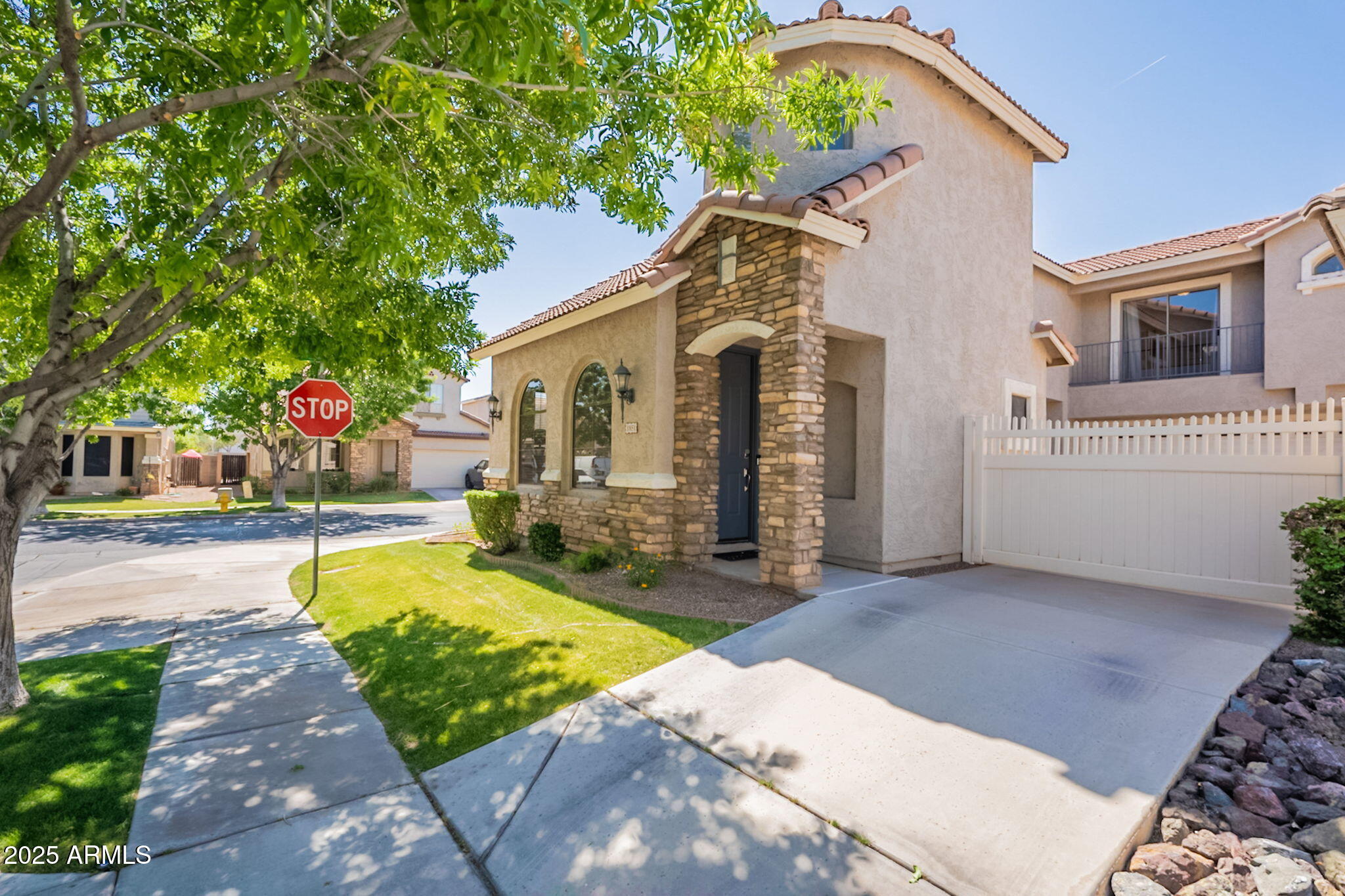 1851 E Ellis Street Property Photo 1