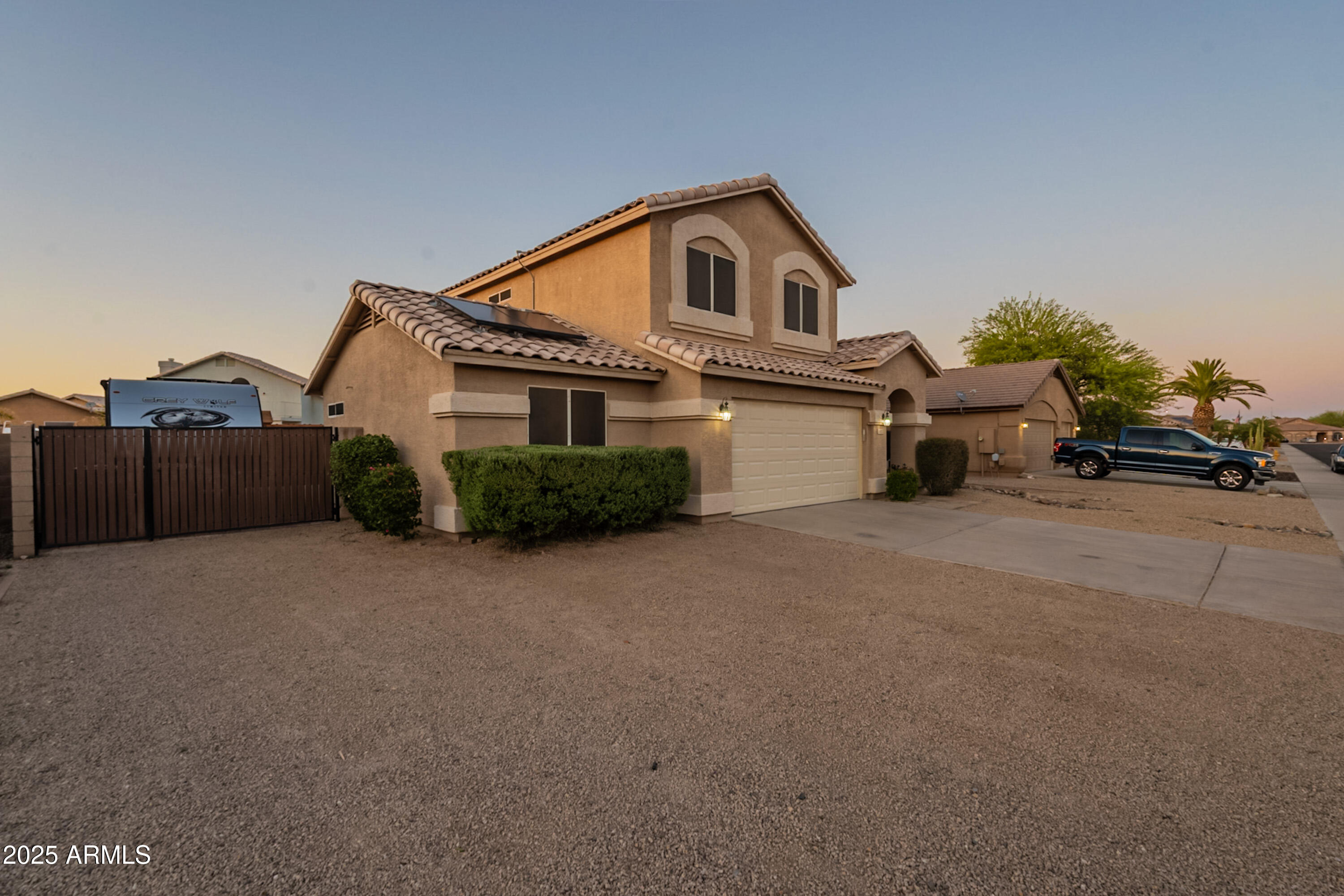 10822 W Quail Avenue Property Photo 1
