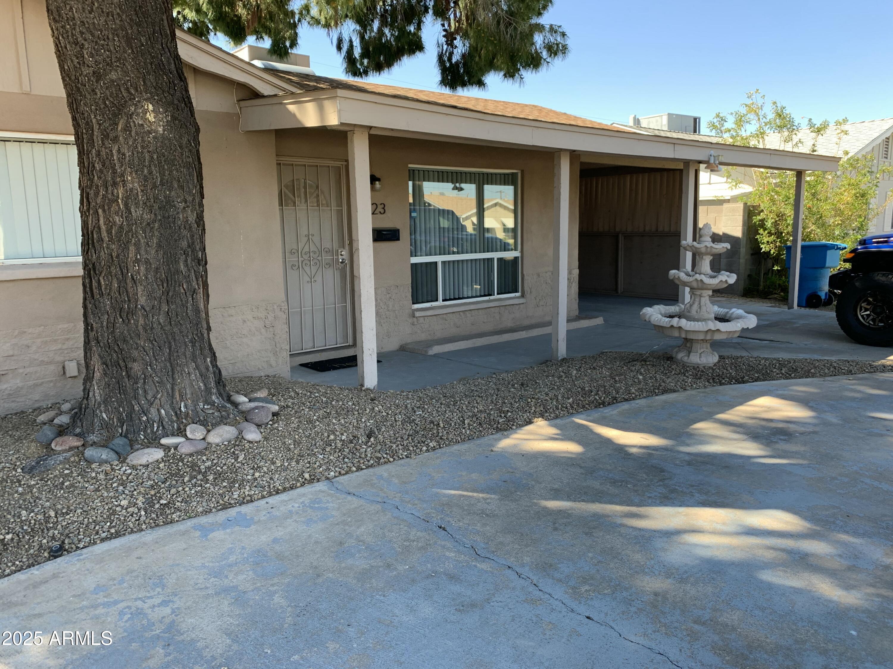 1023 E EL CAMINO Drive