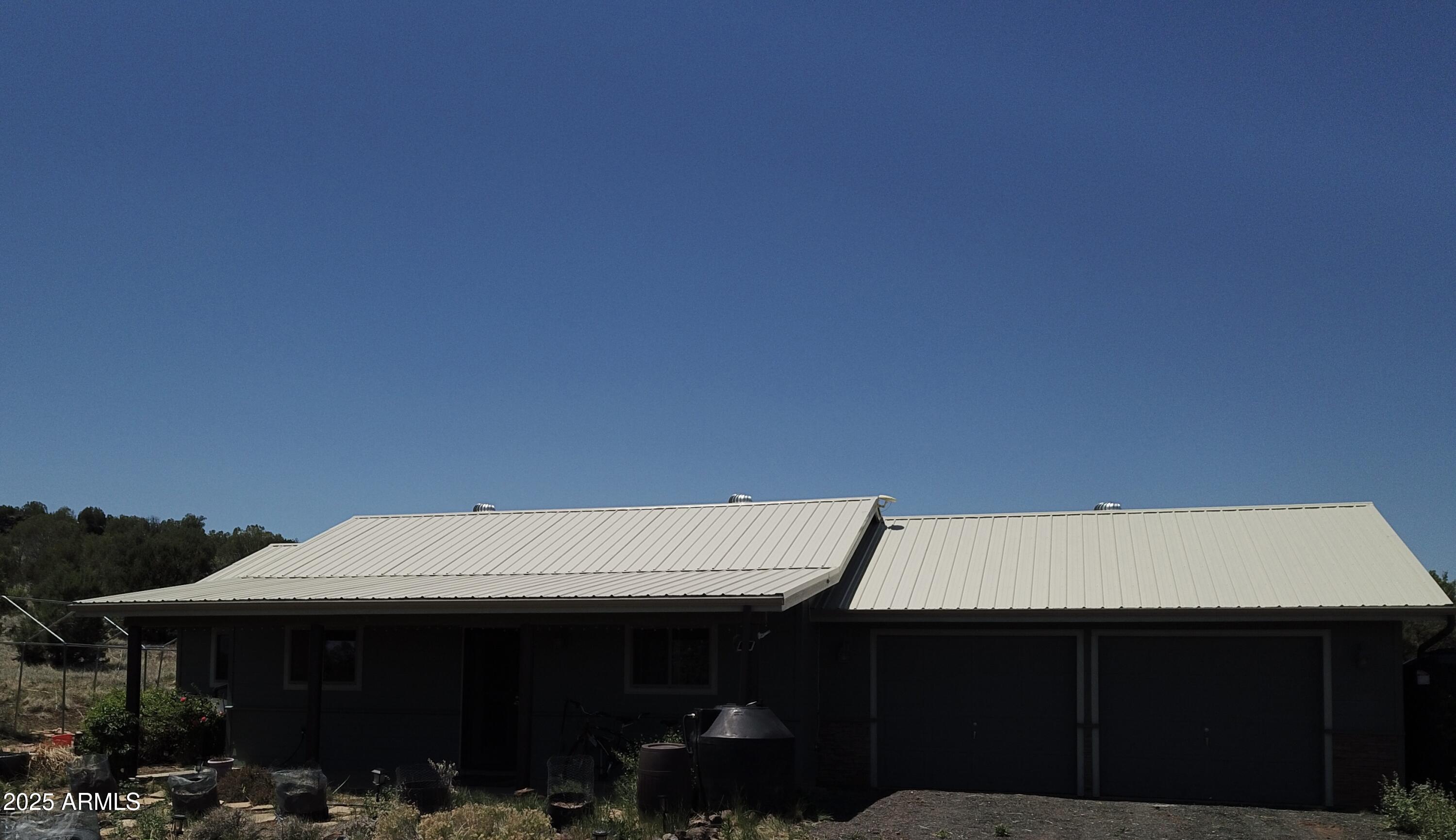 1155 W Half Moon Court Property Photo 1