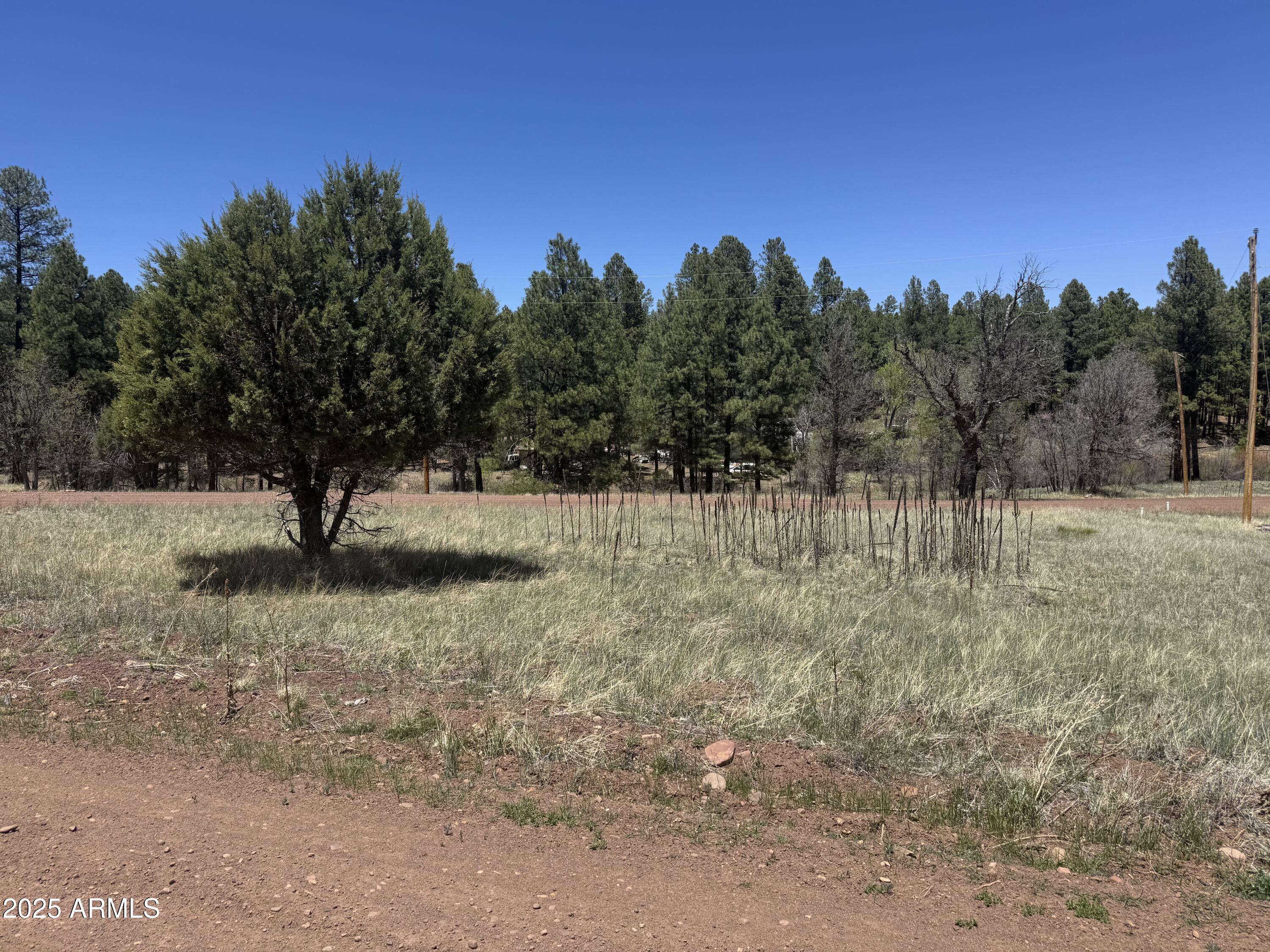 527 Summit Drive Property Photo 1