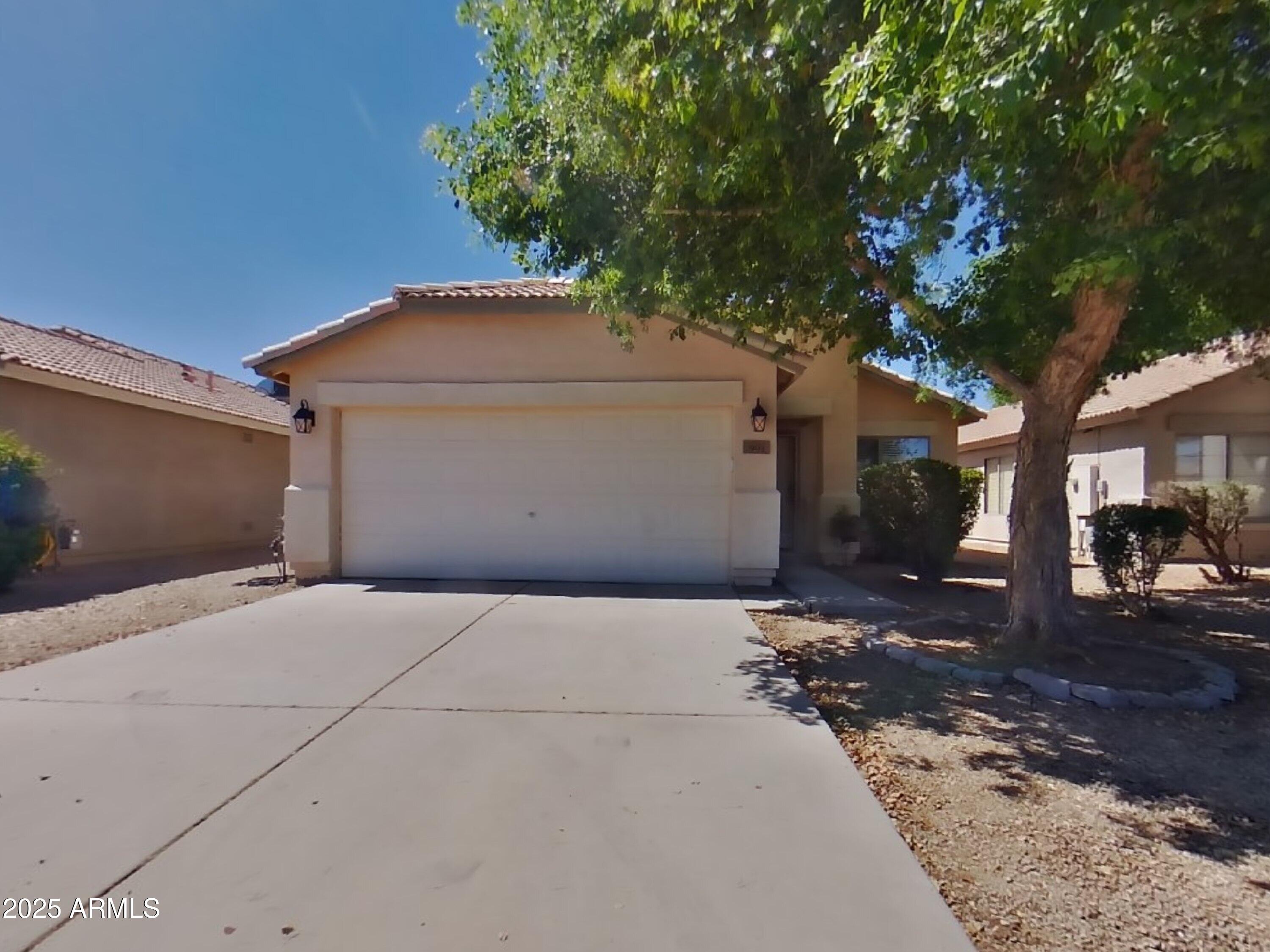 991 E Monteleone Street Property Photo 1