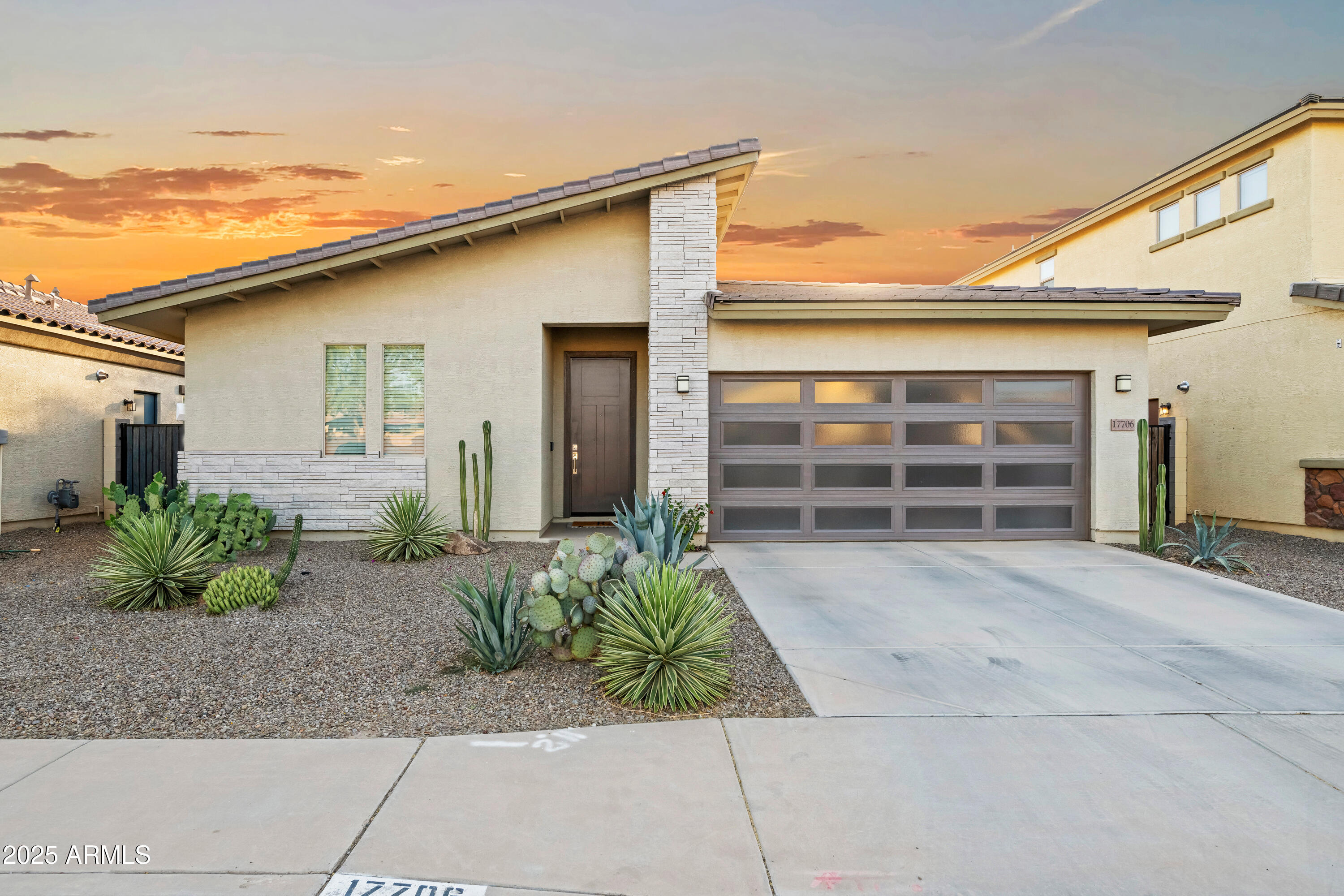 17706 N ROSA Drive Property Photo 1
