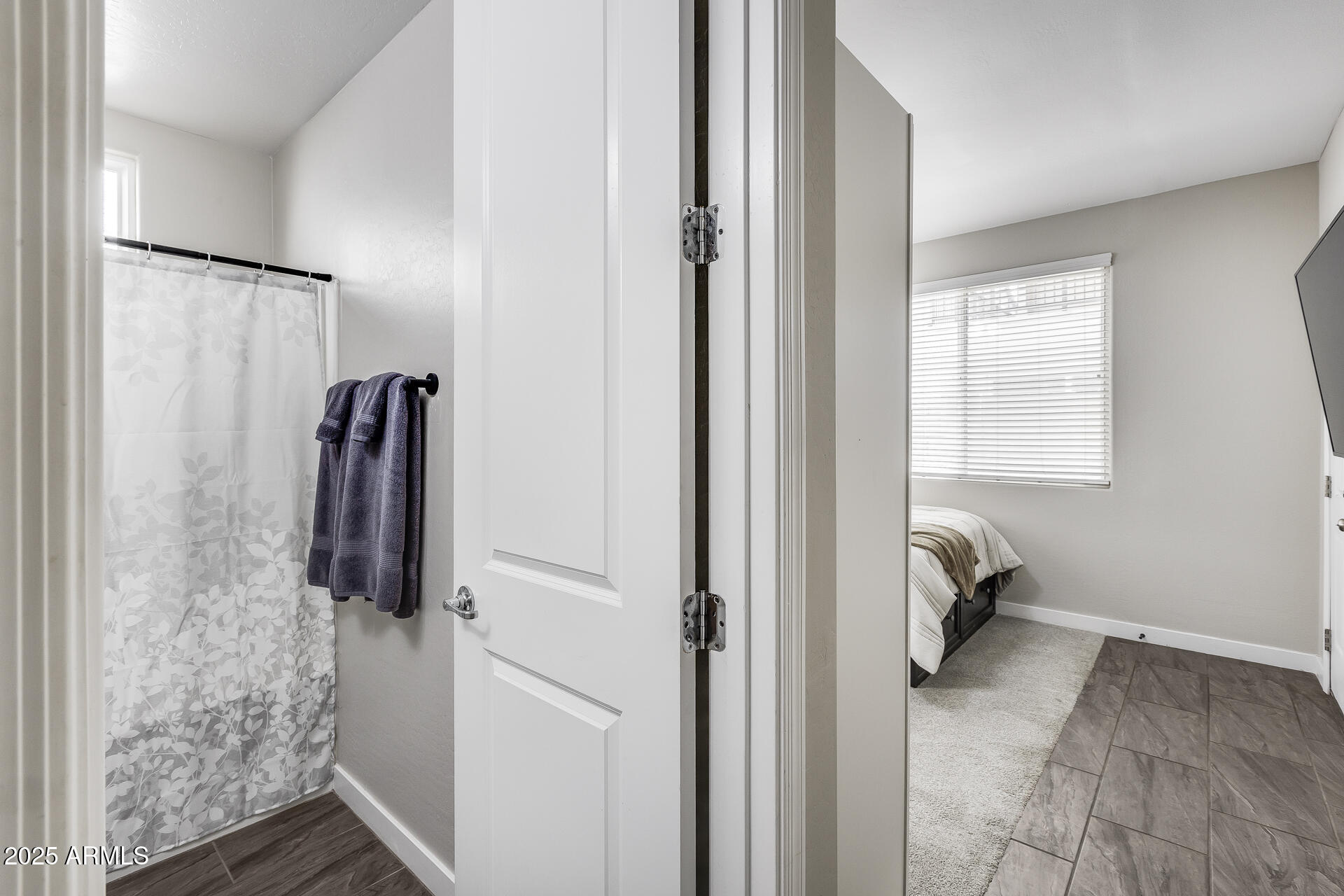 631 W Winchester Drive Property Photo 4