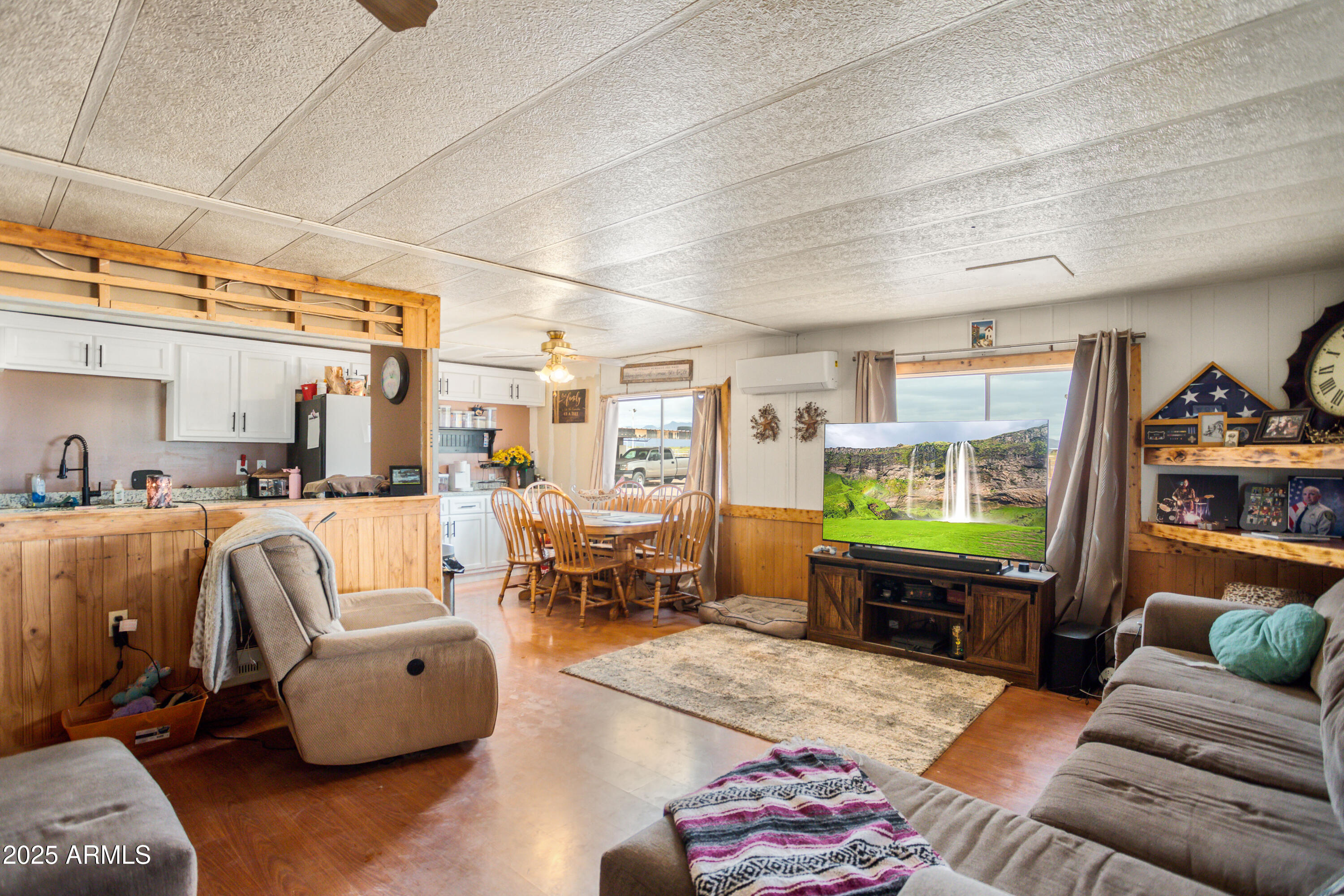 4274 W Lee Road Property Photo 1