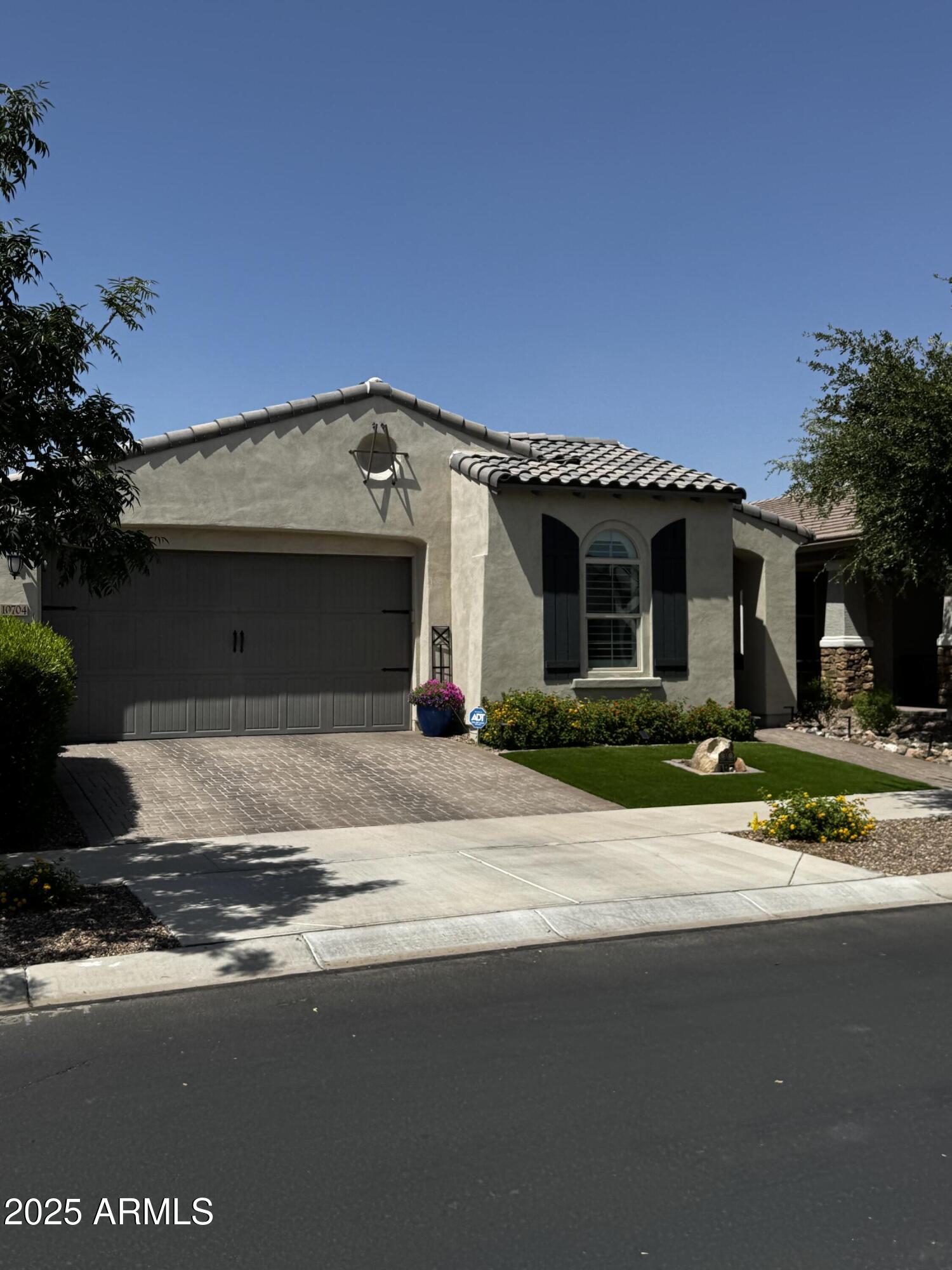 10704 E TWISTER Avenue Property Photo 1