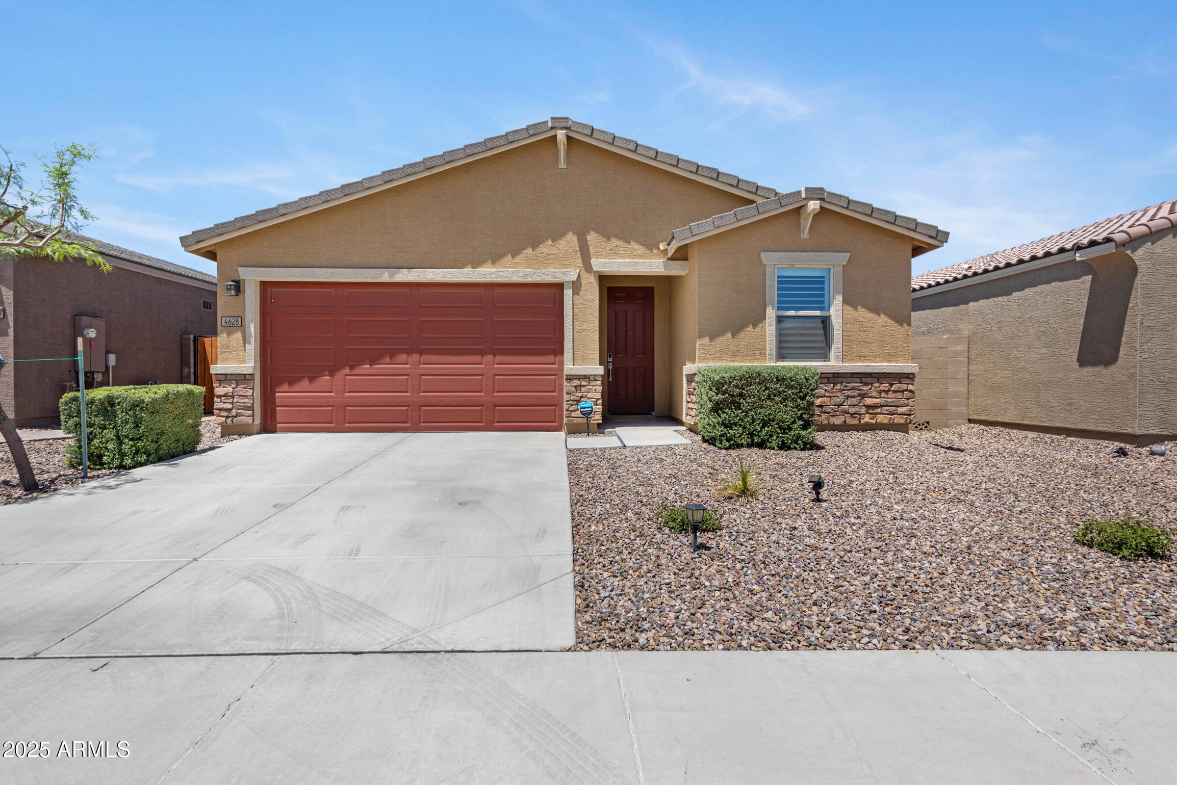 4628 W GREENLEAF Drive Property Photo 1