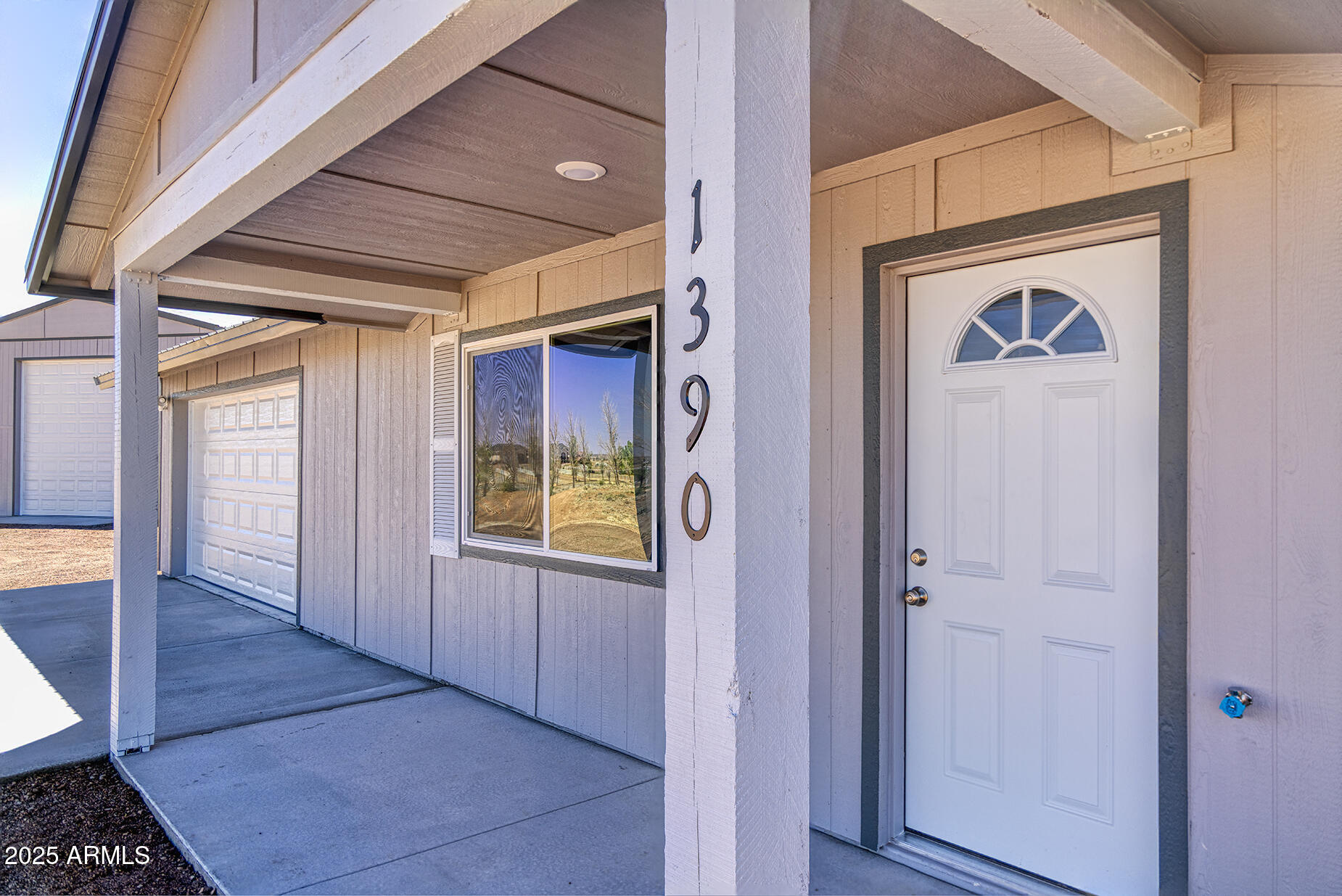 1390 S Apple Circle Property Photo 1