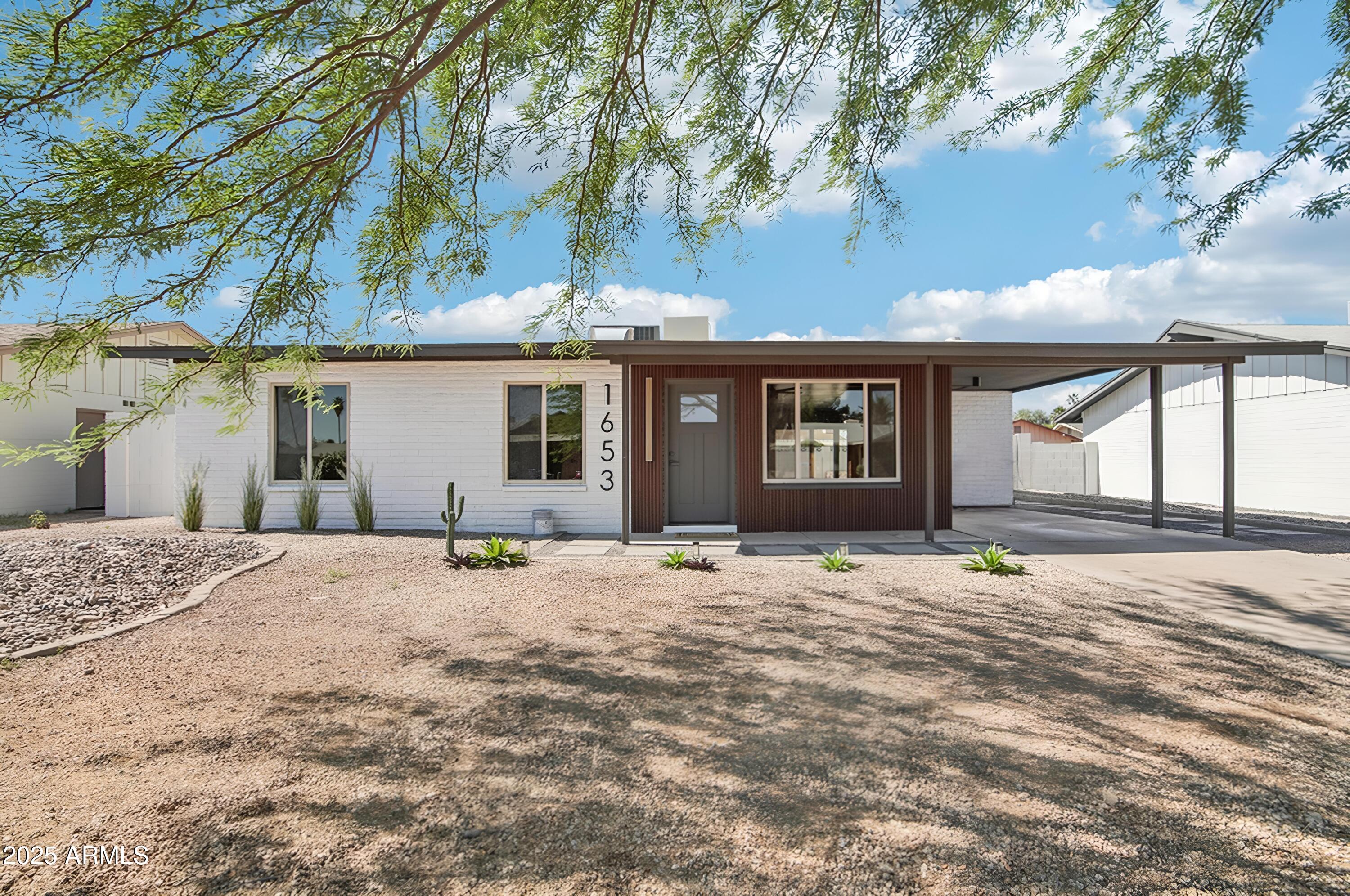 1653 E Palmcroft Drive Property Photo 1