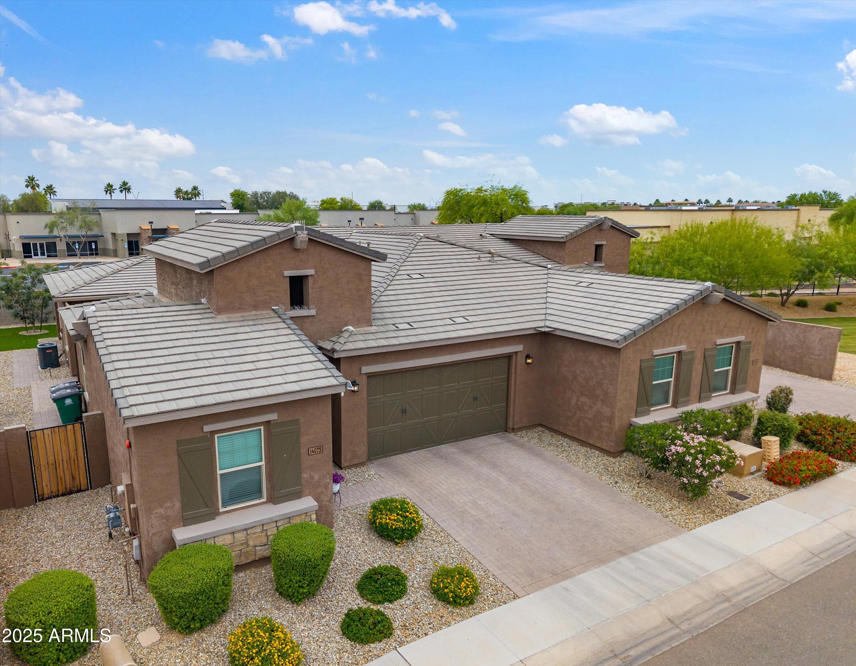 14075 W Desert Flower Drive Property Photo 1