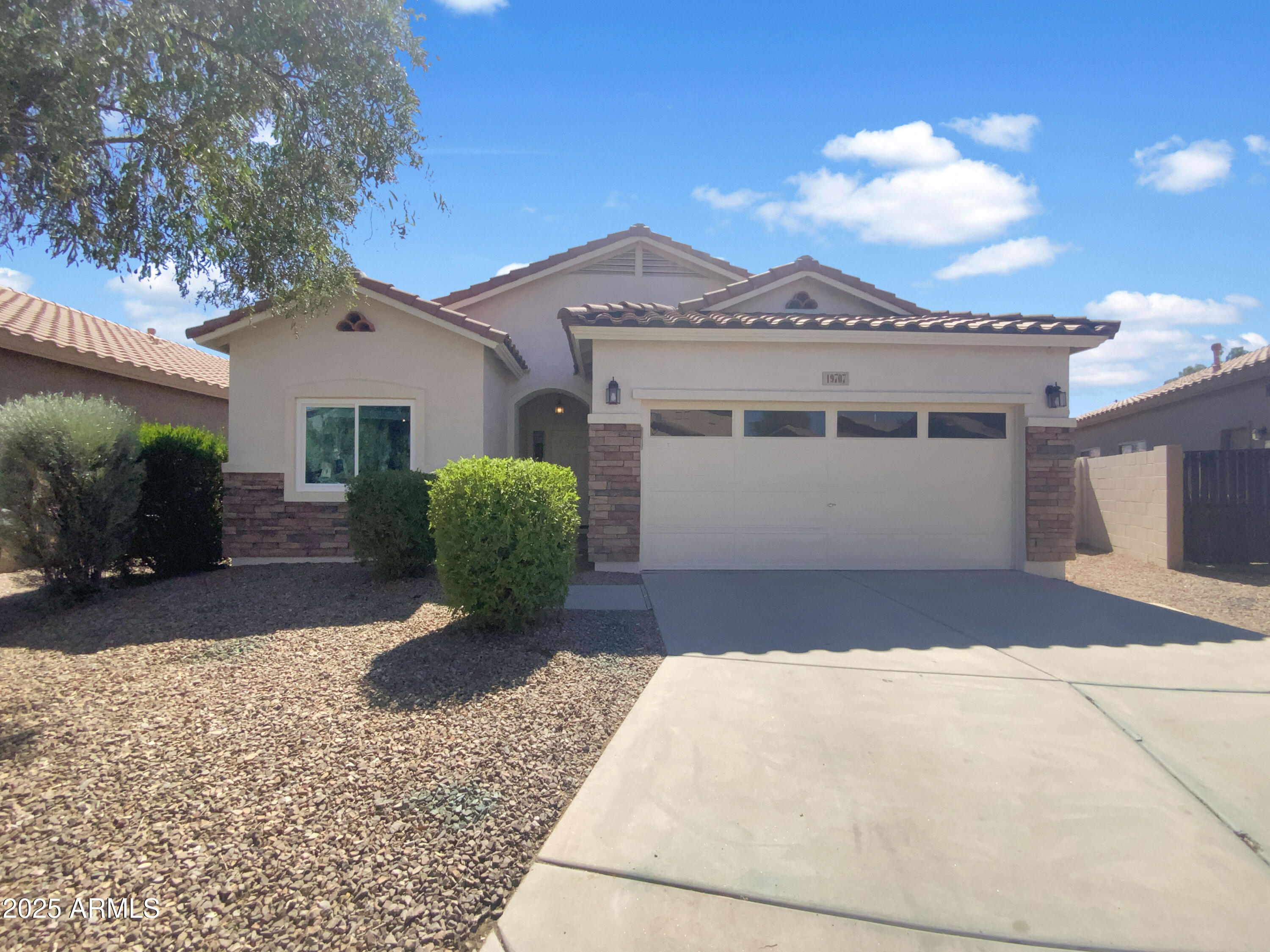 19707 N Pepka Court Property Photo 1