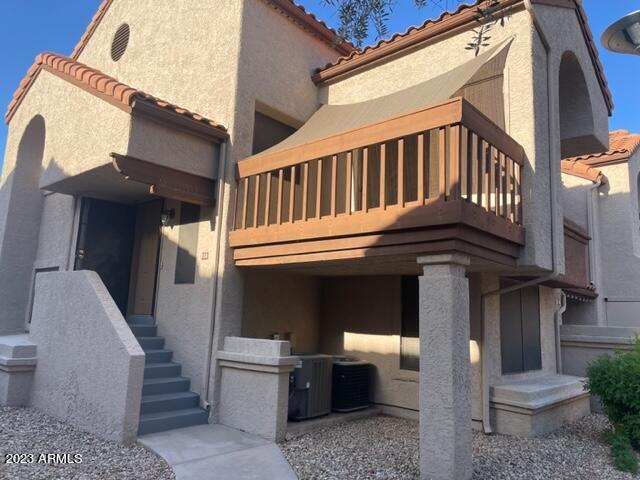 818 S Westwood Property Photo 1