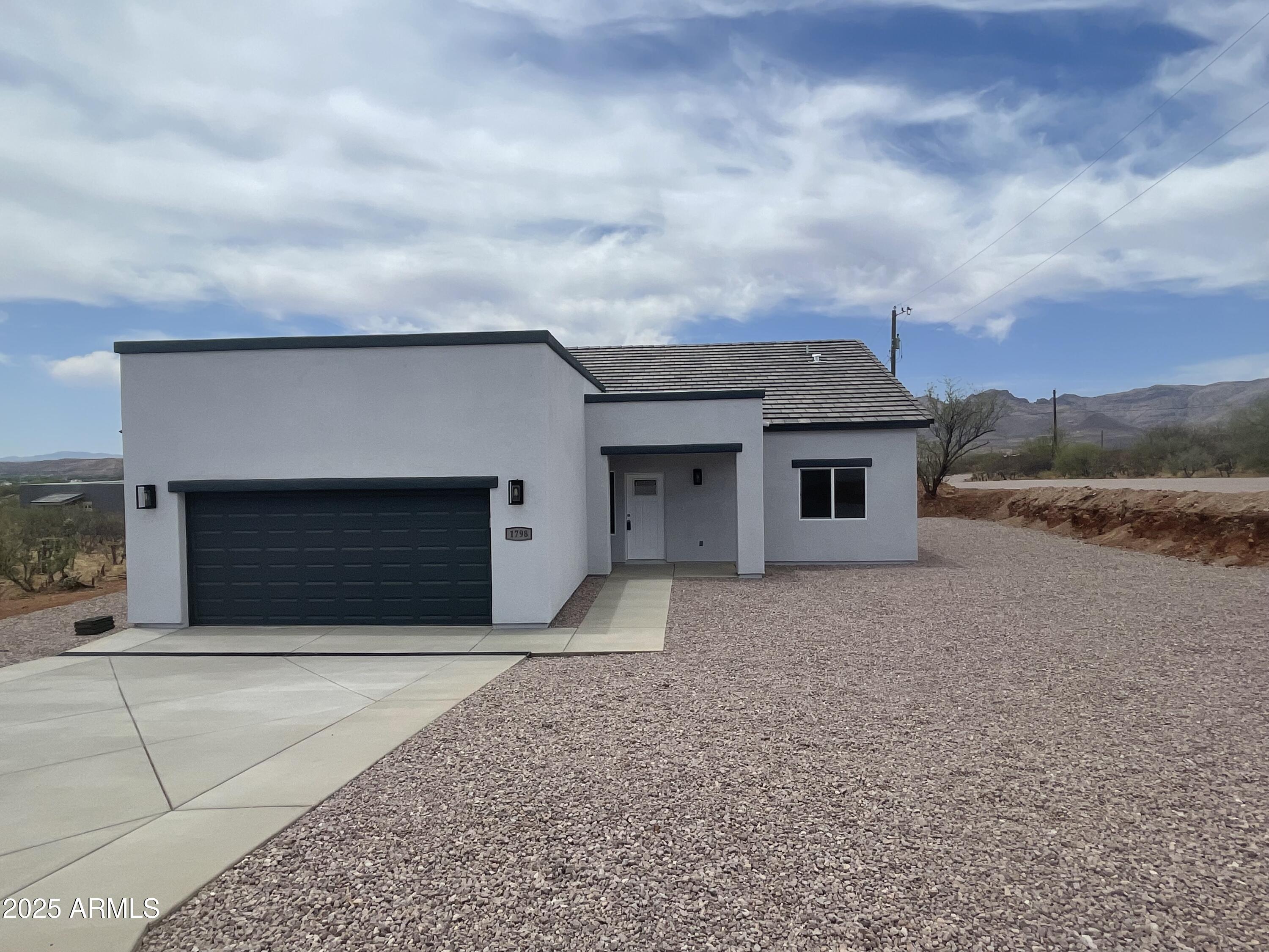 1825 Via Nueva Zelandia Property Photo 1
