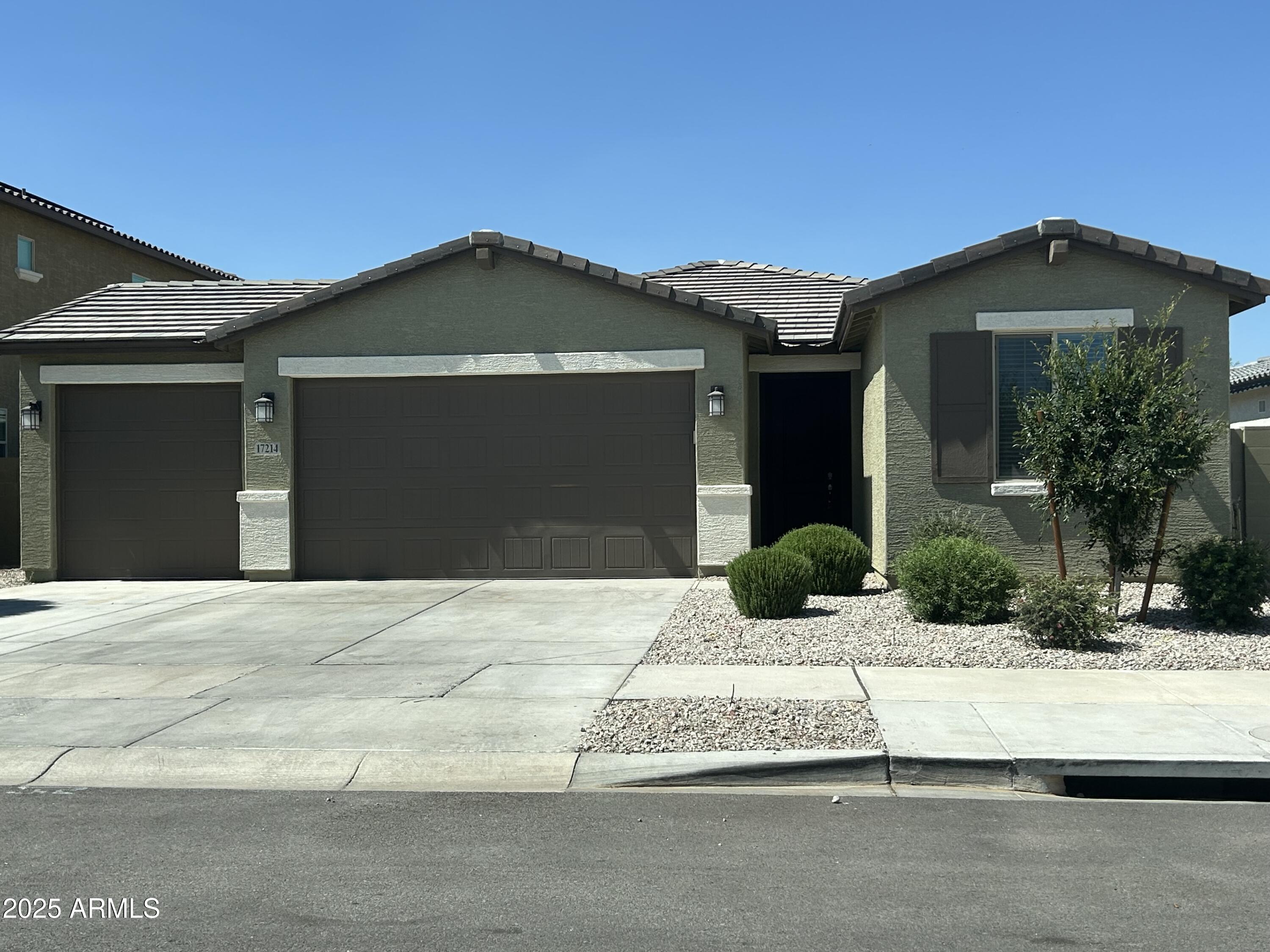 17312 W Dahlia Drive Property Photo 1