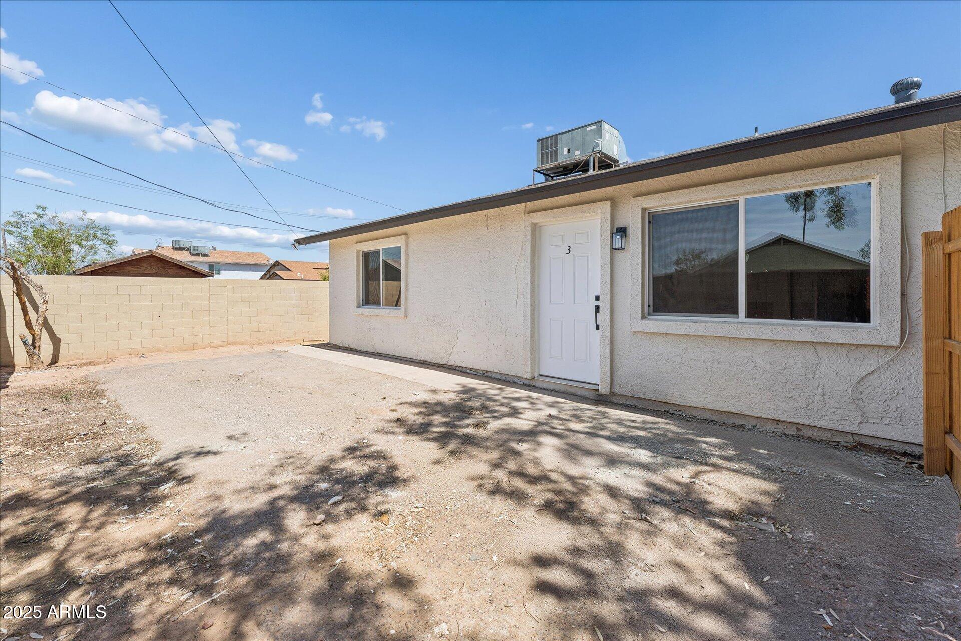 2739 E Tamarisk Avenue Property Photo 1