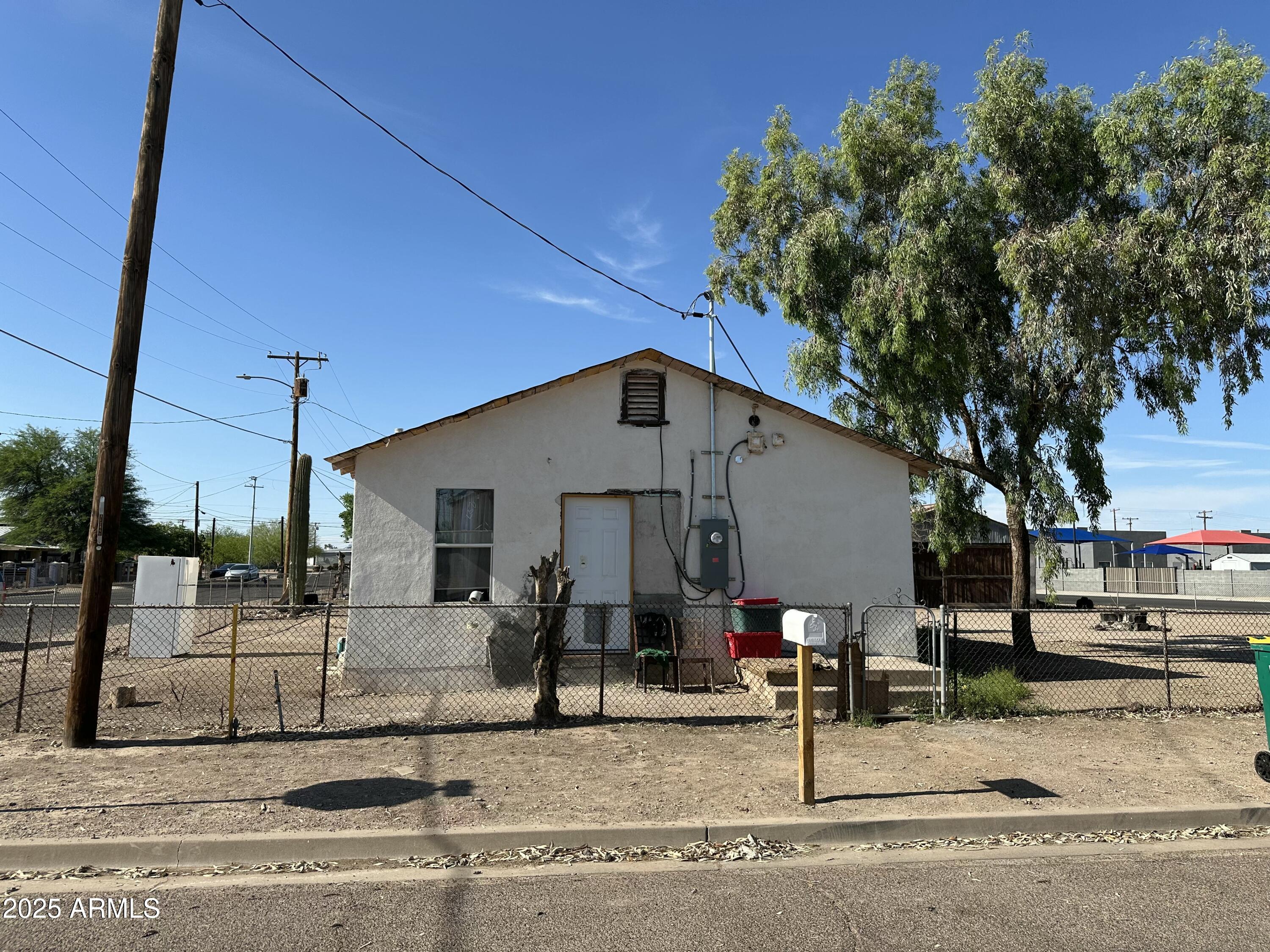 115 E 4TH Street Property Photo 1