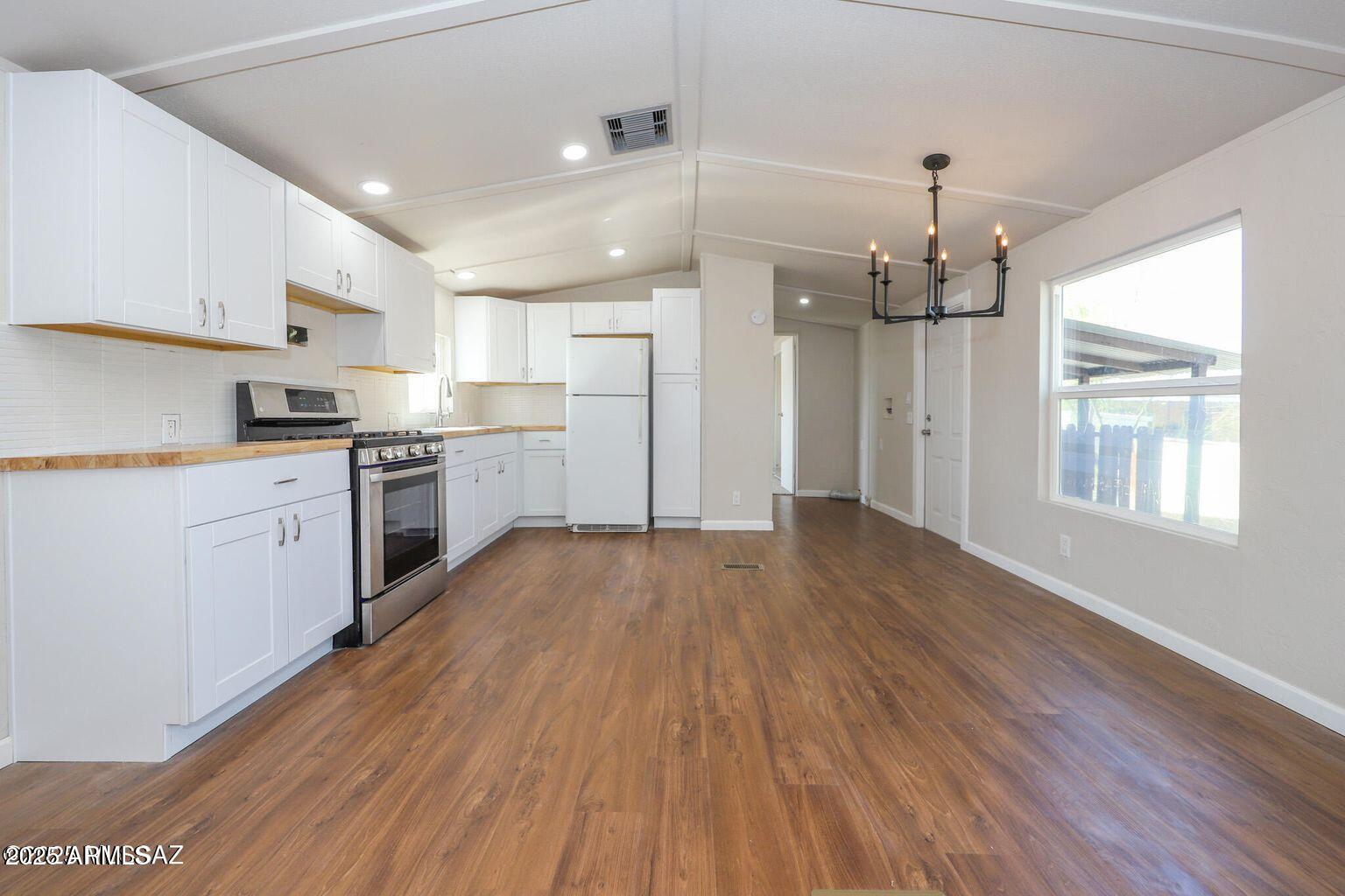 3240 E Milton Road Property Photo 1